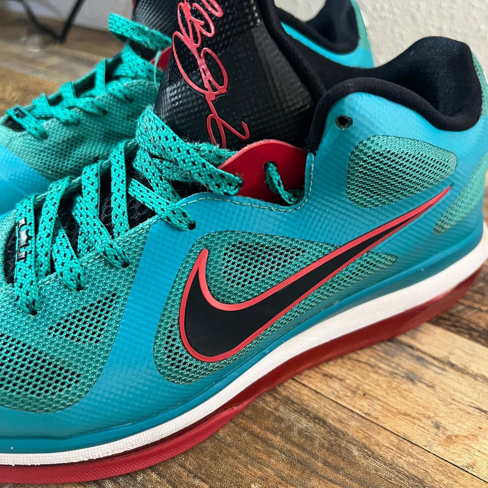Nike Nike LeBron 9 Low Liverpool Teal Red Black Size 8 Size US 8 / EU 41 - 10 Thumbnail