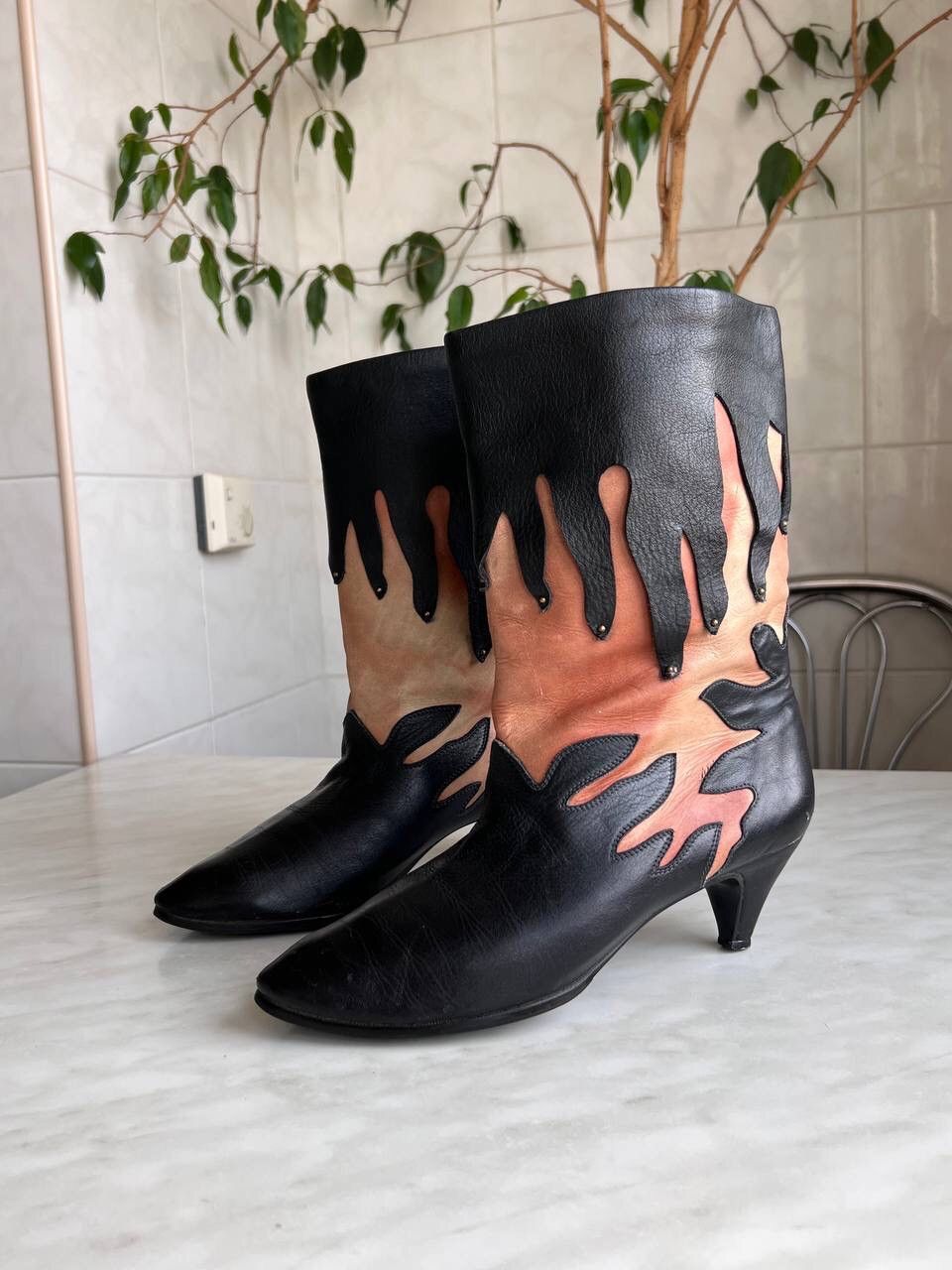 Genuine Leather × Vintage Vintage Black Flame Fire Leather High Woman's Boots Heels Size US 7 / IT 37 - 3 Thumbnail