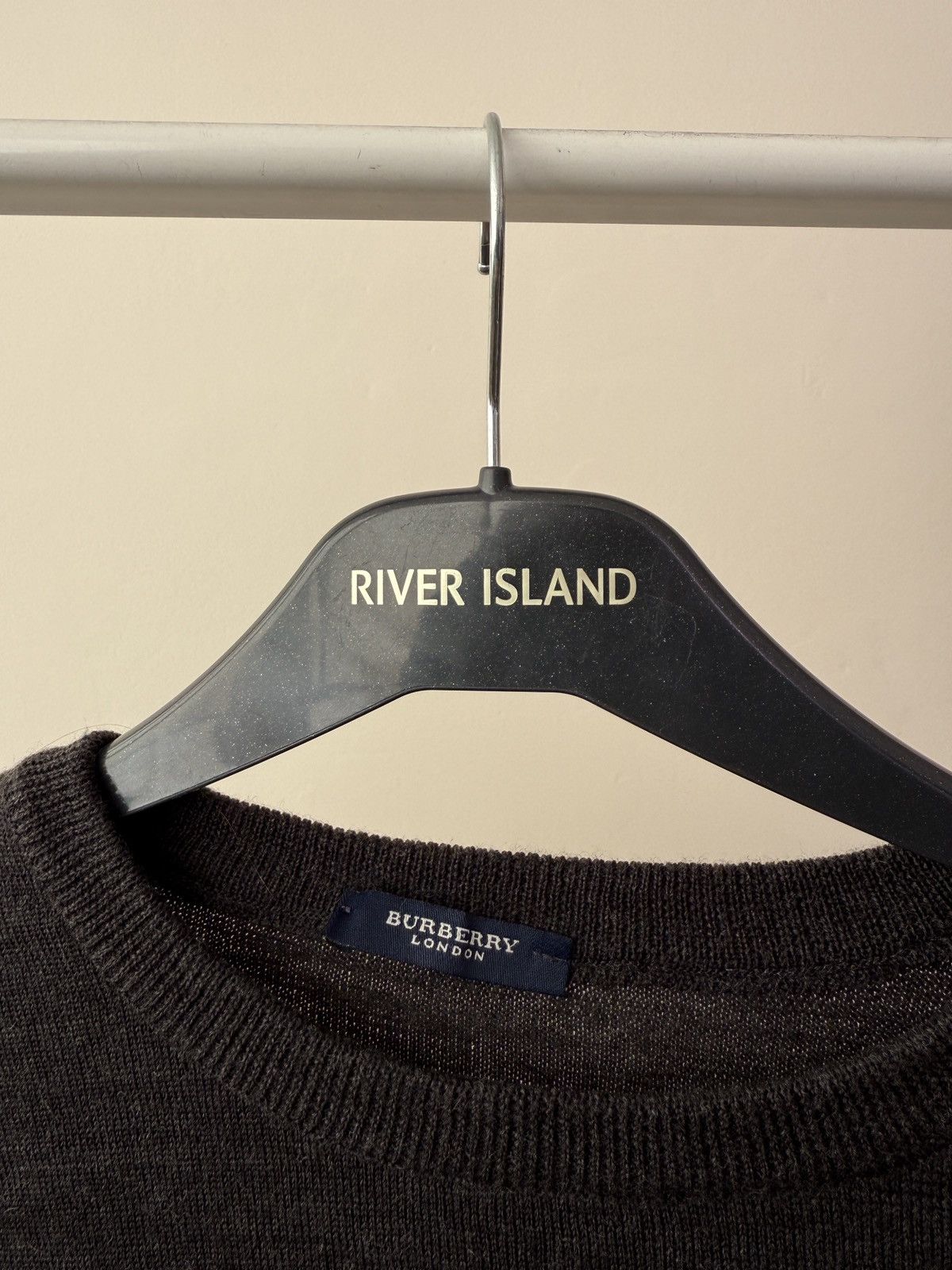 Burberry Vintage Burberry London Pure New Wool Crewneck Jumper Size US L / EU 52-54 / 3 - 3 Thumbnail