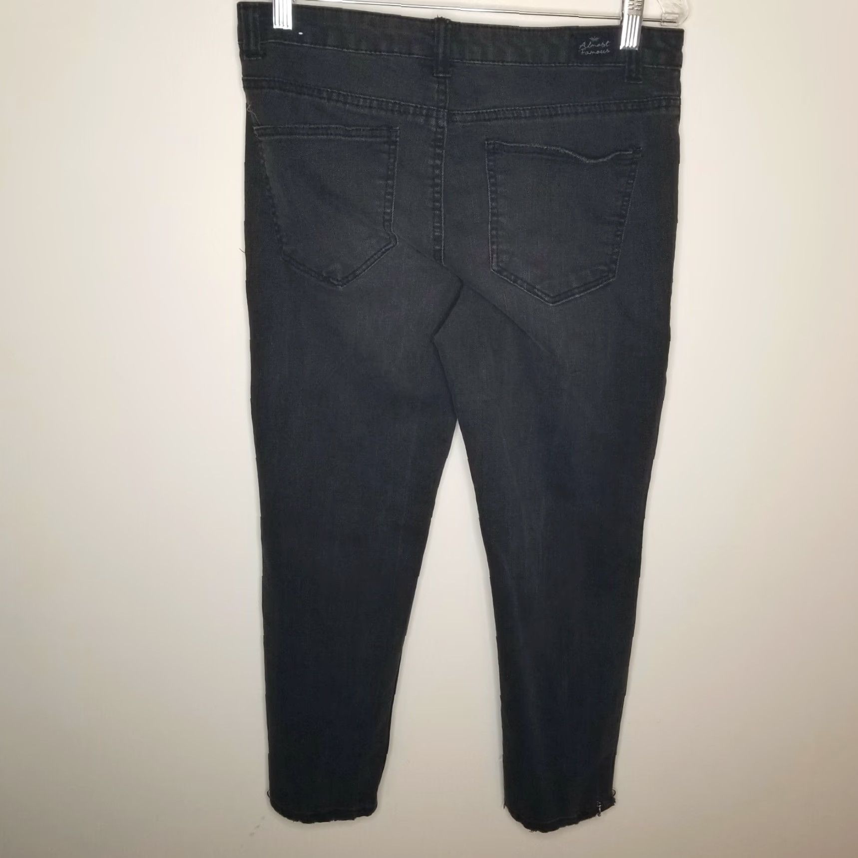 Almost Famous Almost Famous Jeans Women Black Mid Rise Straight Size 11 Stars Flowers Rings Womens Size 32" / US 10 / IT 46 - 5 Thumbnail