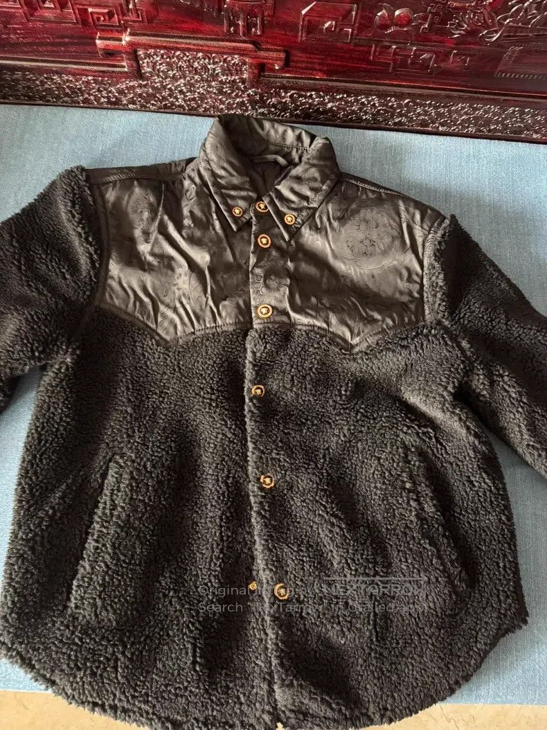 Versace Versace Lambwool coat Size US L / EU 52-54 / 3 - 4 Thumbnail