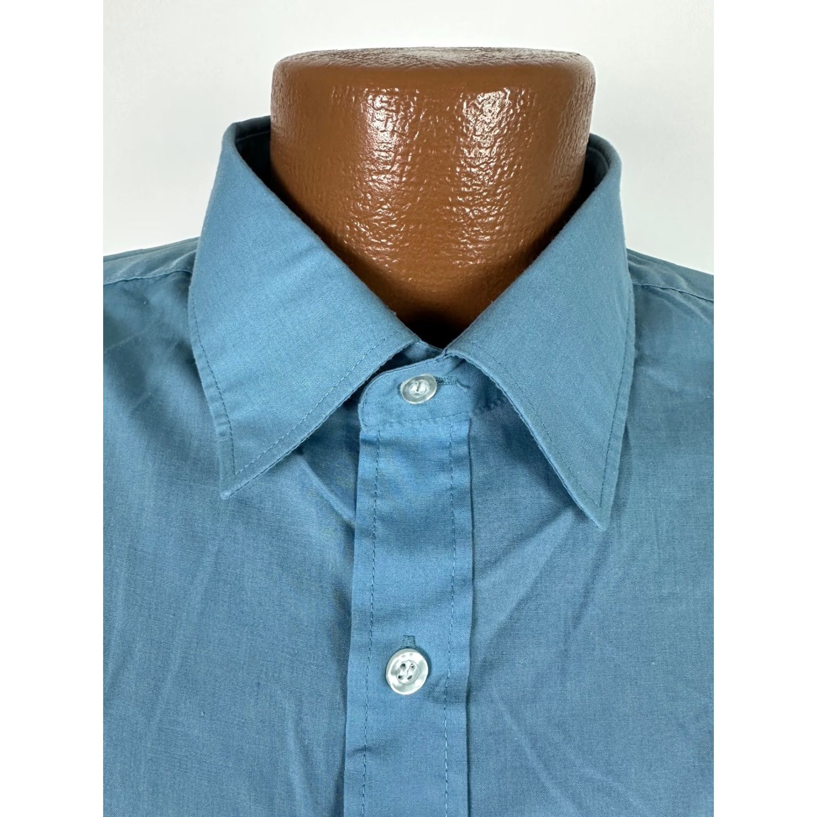 Vintage VINTAGE Botany 500 Shirt Men XL Blue 80s 90s Casual Preppy Button-Up Cotton Polyester Solid Long Sleeve Size US XL / EU 56 / 4 - 4 Thumbnail