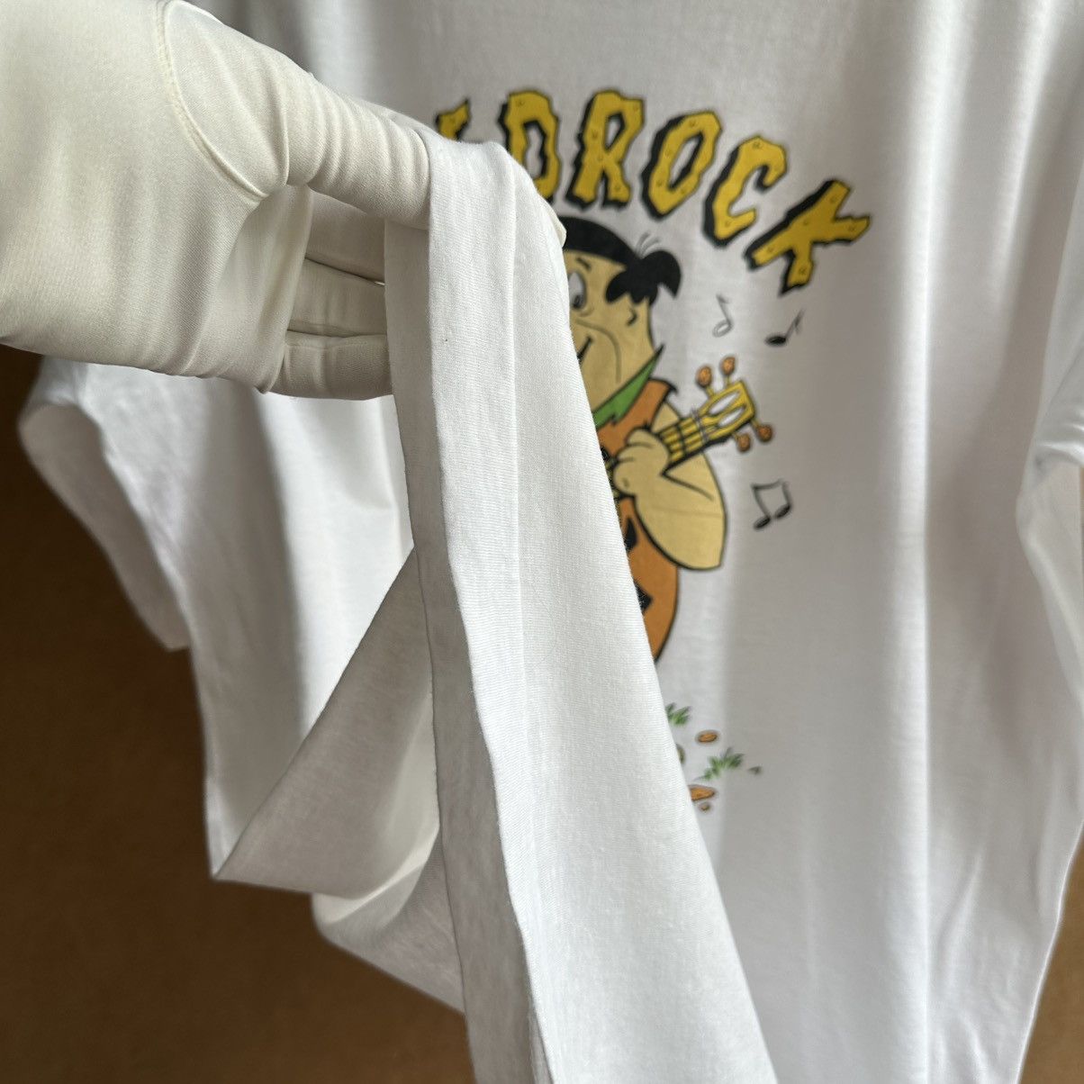 Vintage Vintage 90s Flintstones Bedrock Single Stitch Graphic Tee Size US XL / EU 56 / 4 - 6 Thumbnail