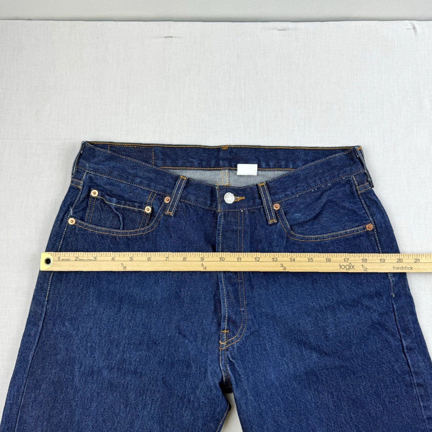 Levi's VINTAGE Levi's 501 Jeans Men Adult 35x32 Blue Button Fly Grunge Workwear 2000s Y2K Straight Size US 35 - 6 Thumbnail