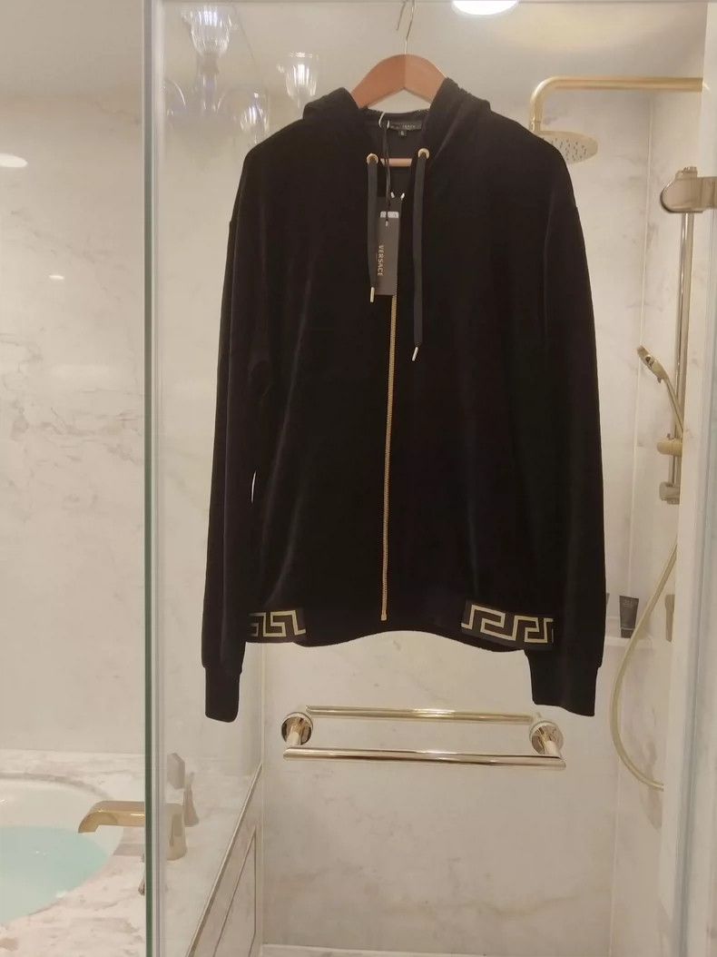 Versace Versace Black velvet hooded suit Size US XL / EU 56 / 4 - 5 Thumbnail