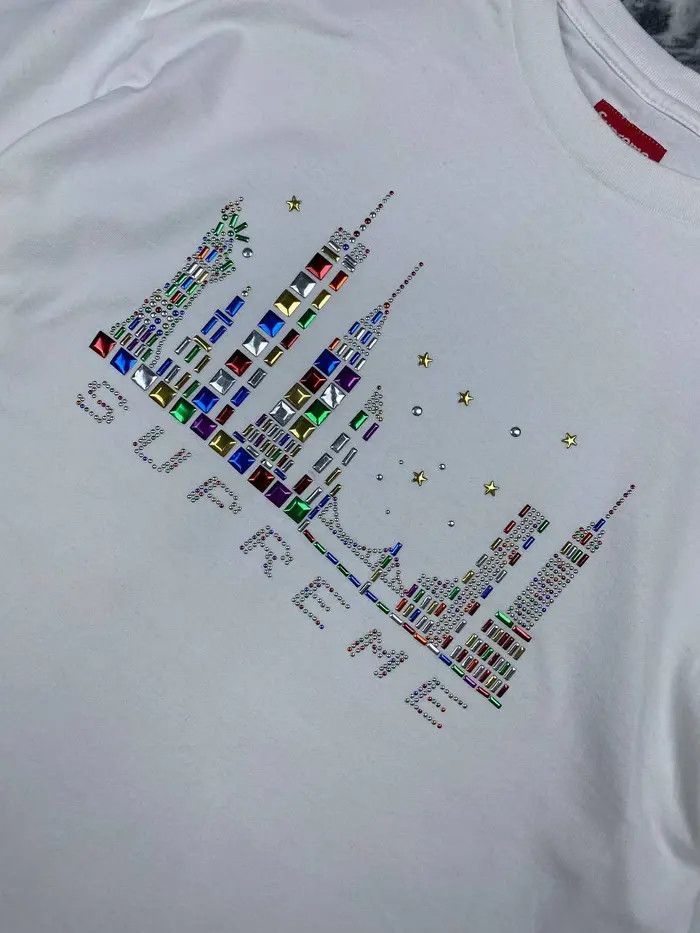 Supreme Supreme Skyline S/S Top T-Shirt Big Logo With Rhinestones Size US XL / EU 56 / 4 - 2 Thumbnail