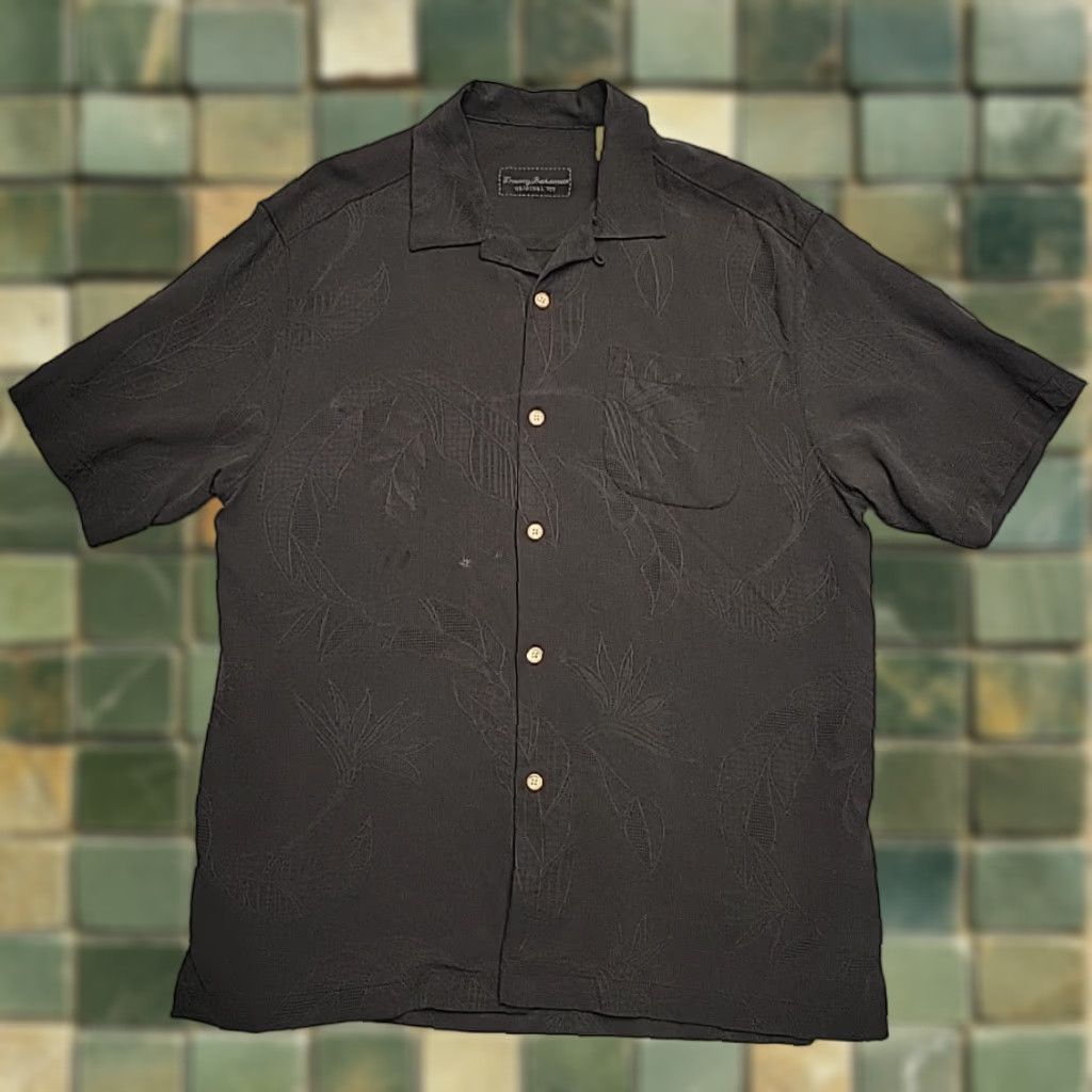 Tommy Bahama VINTAGE Tommy Bahama Shirt Mens M Black 100% Silk Embroidered Aloha Hawaii Loop Collar Size US M / EU 48-50 / 2 - 1 Thumbnail