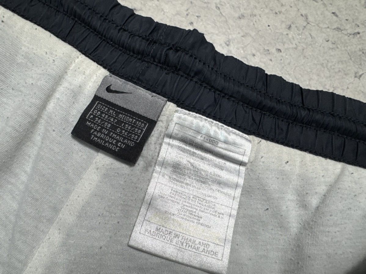 Nike Nike Nylon Vintage Track Suit Jacket & Pants Drill Swoosh Size US XL / EU 56 / 4 - 14 Thumbnail