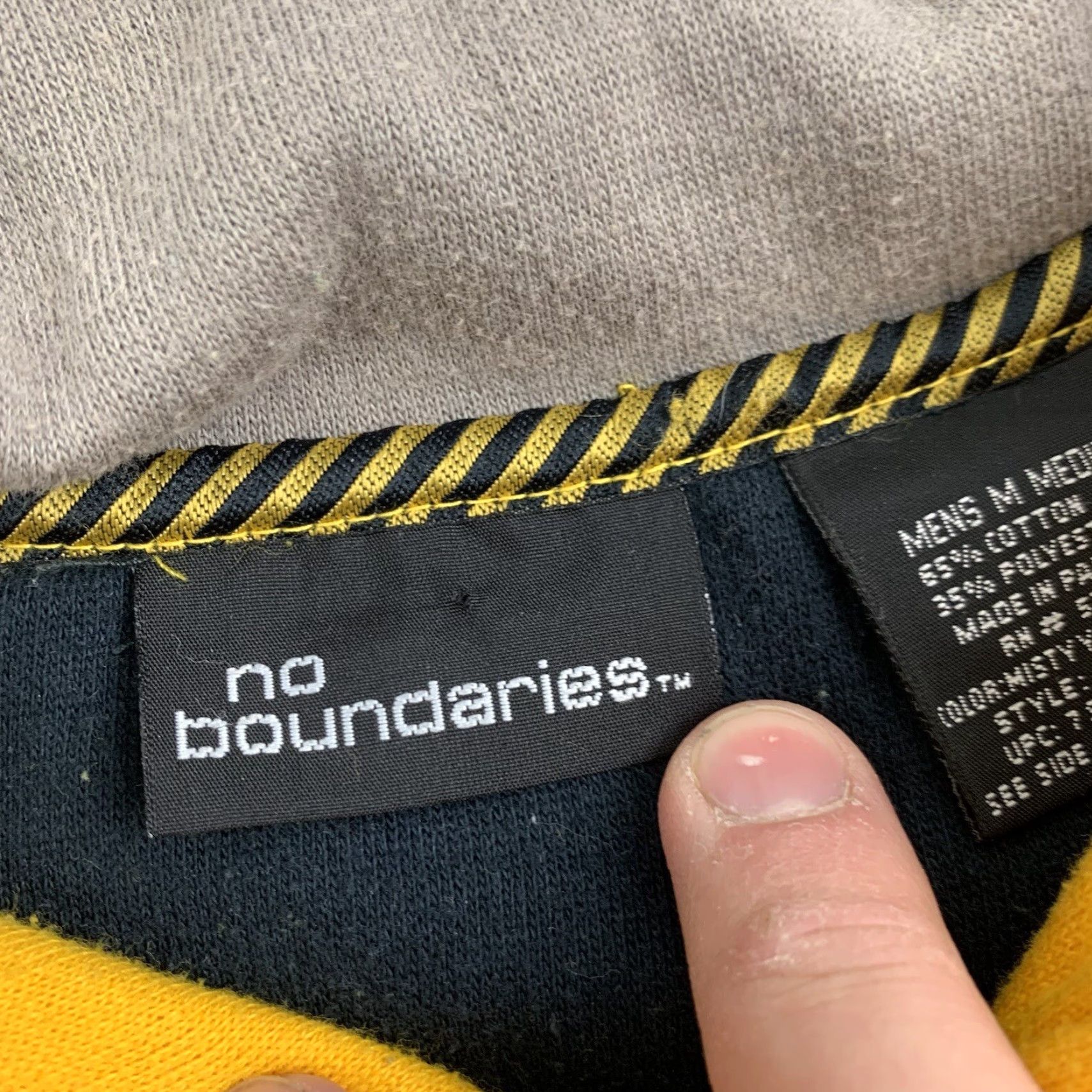 Vintage VINTAGE No Boundaries Sweatshirt Adult M Yellow Pullover Zip 90s Y2K Grunge Mens Size US M / EU 48-50 / 2 - 4 Thumbnail