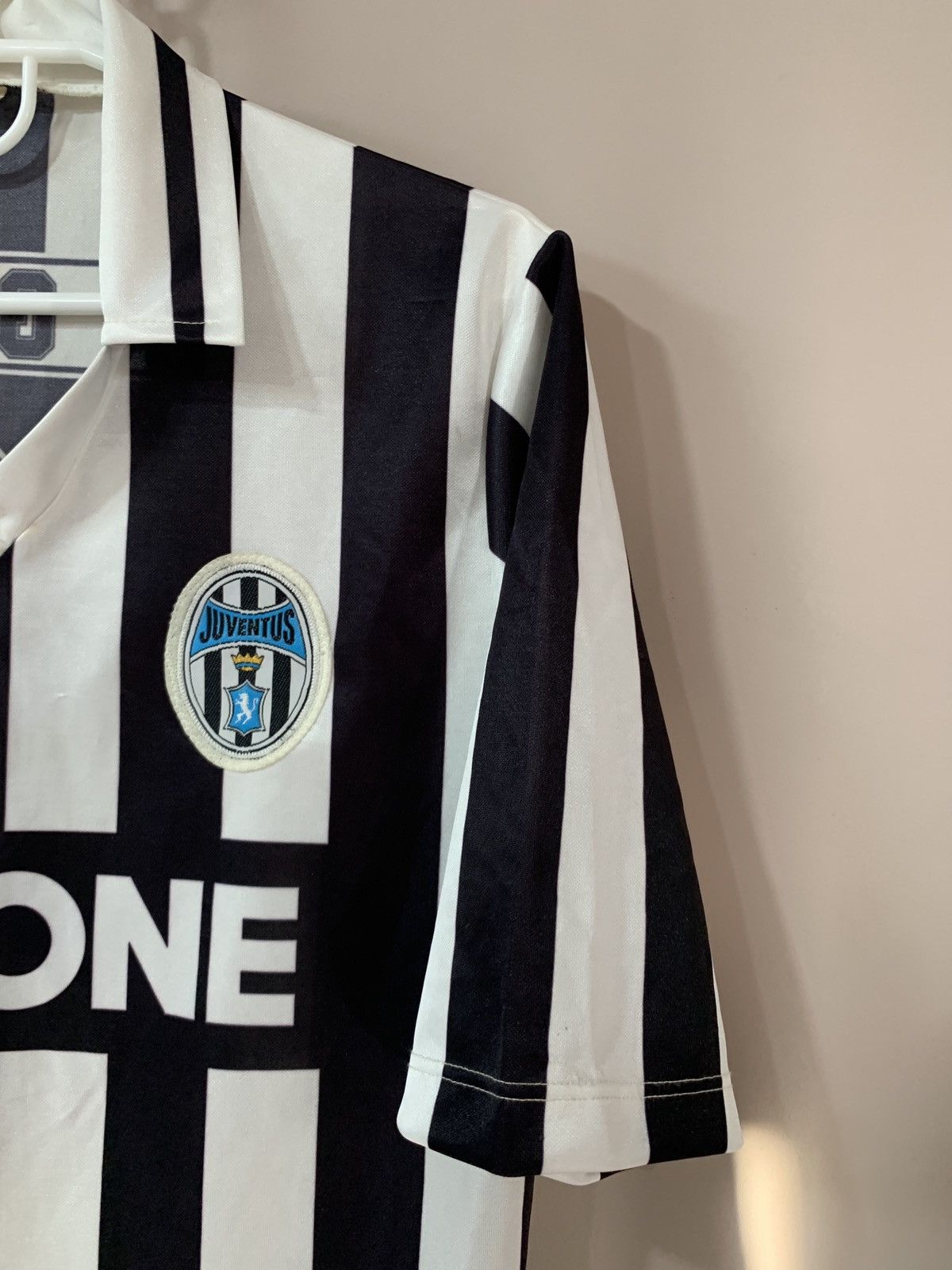 Vintage Juventus Vintage Football Shirt Retro Soccer BAGGIO #10 Size US S / EU 44-46 / 1 - 4 Thumbnail