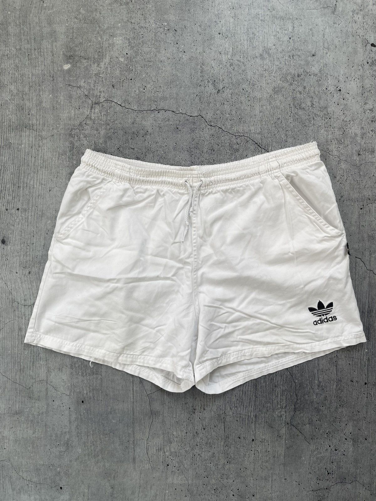 Adidas × Vintage Vintage Adidas shorts streetwear y2k casual style size M Size US 32 / EU 48 - 1 Thumbnail