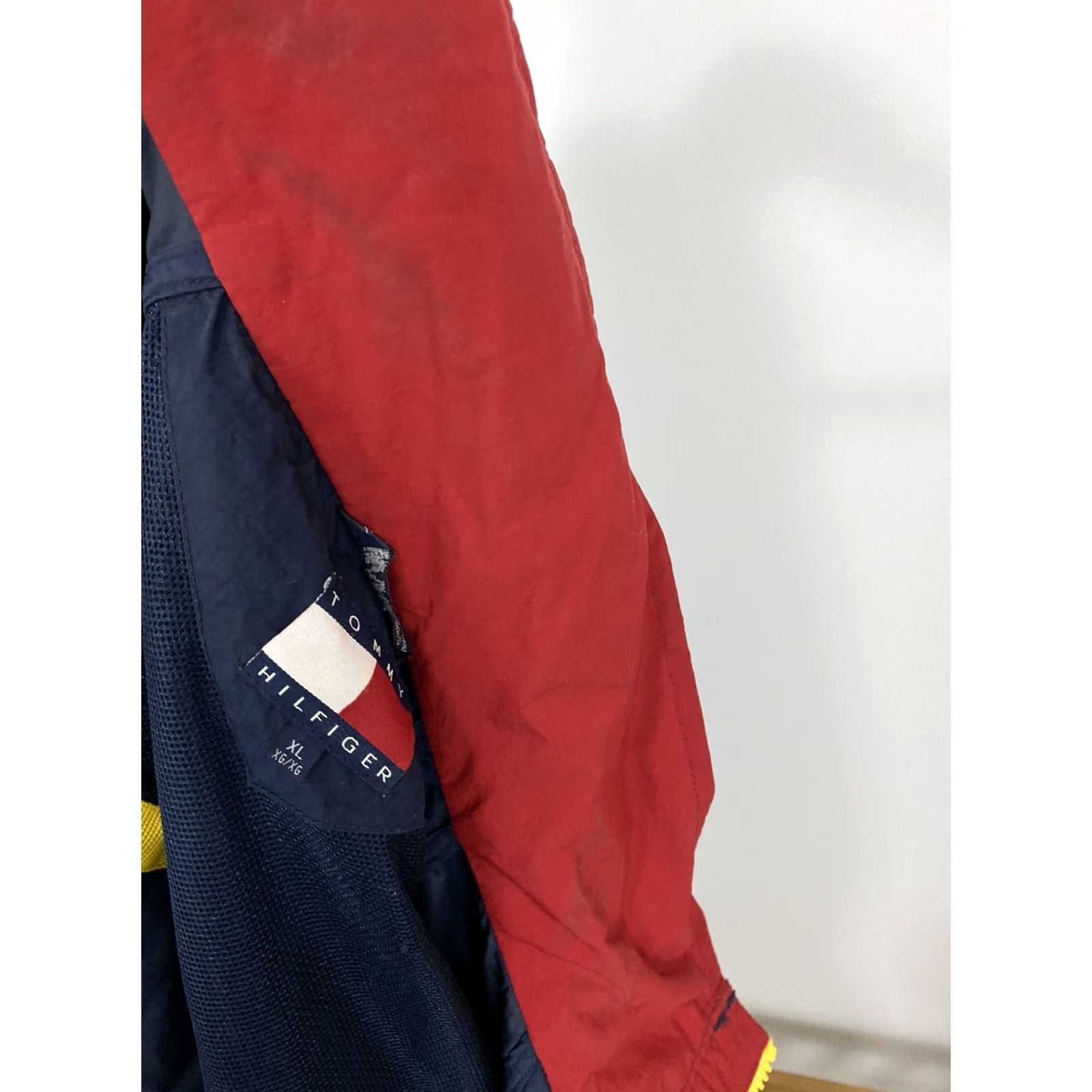 Tommy Hilfiger VTG Tommy Hilfiger Spell Out Flag Windbreaker Full Zip Hooded Jacket XL Mens Blue Red Yellow Size US XL / EU 56 / 4 - 6 Thumbnail