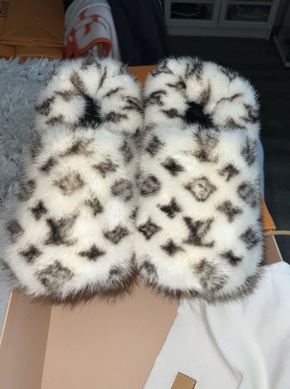 Louis Vuitton Louis Vuitton Mink Flats Size US 9 / IT 39 - 2 Thumbnail