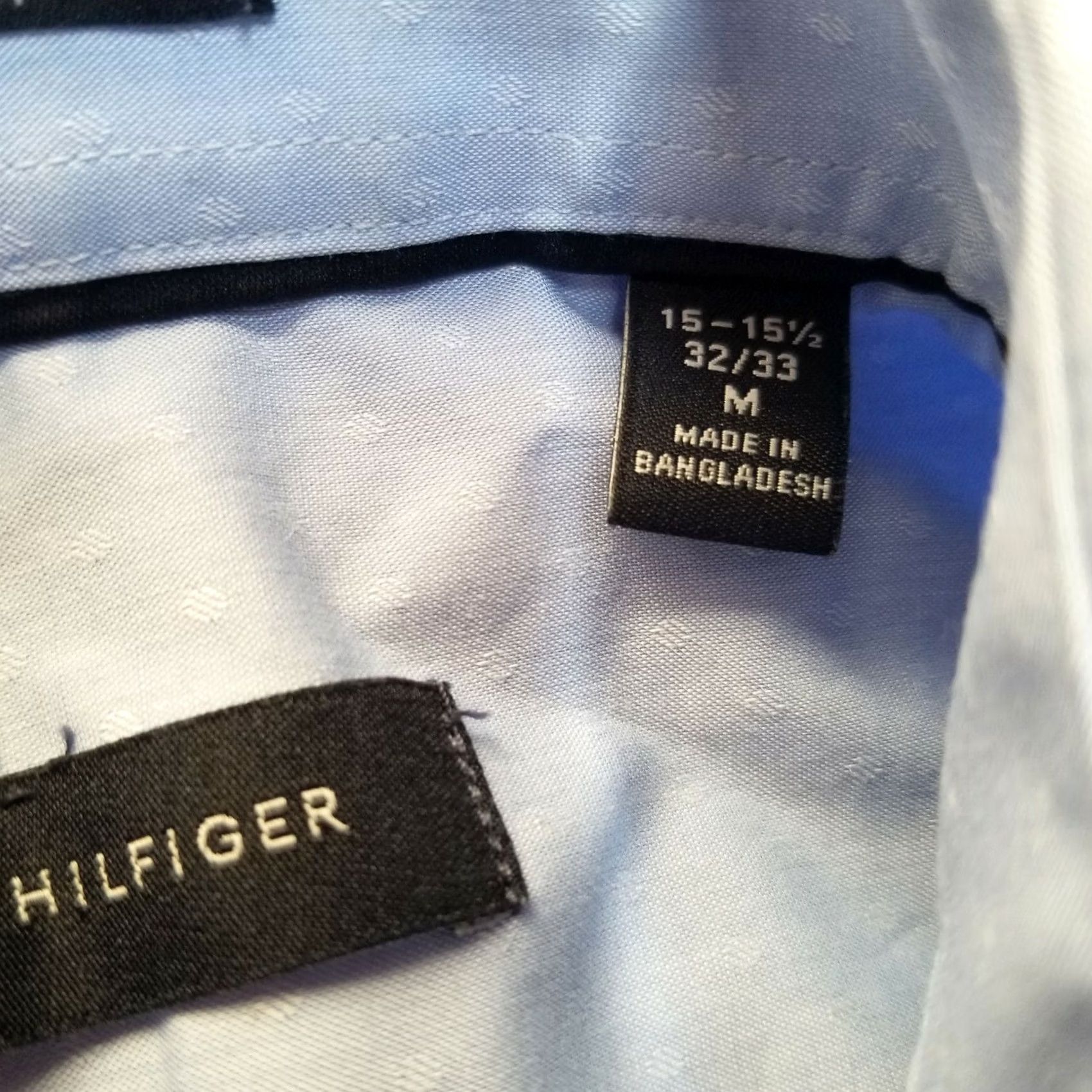 Tommy Hilfiger Tommy Hilfiger Men's Regular Fit Stretch Wrinkle Resistant Dress Shirt Medium 15-15.5 Blue Size US L / EU 52-54 / 3 - 5 Thumbnail