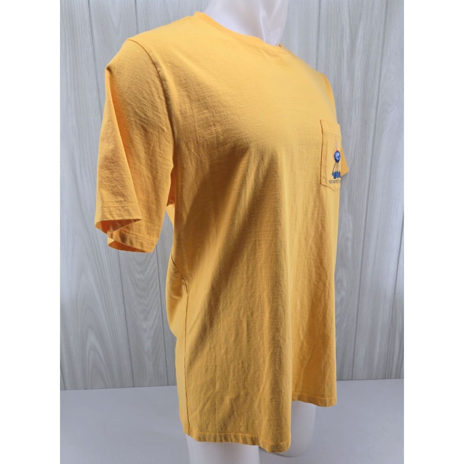 Vineyard Vines Vineyard Vines Mens T-Shirt Yellow Pocket Graphic Football Tailgating Grilling L SS Size US L / EU 52-54 / 3 - 7 Thumbnail