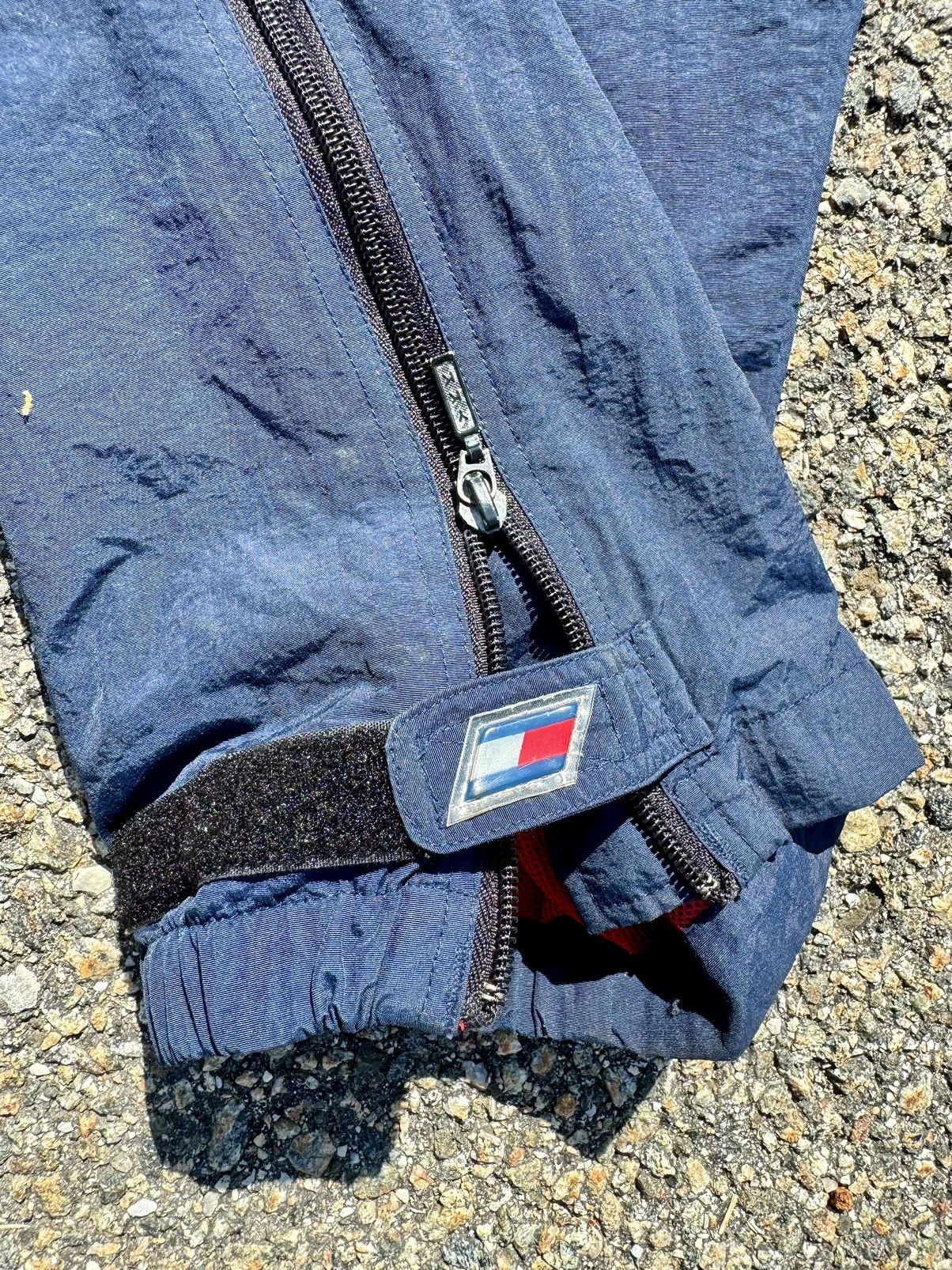 Tommy Hilfiger × Vintage Vintage Tommy Hilfiger 90’s Hip Hop Track Pants Size US 32 / EU 48 - 5 Thumbnail