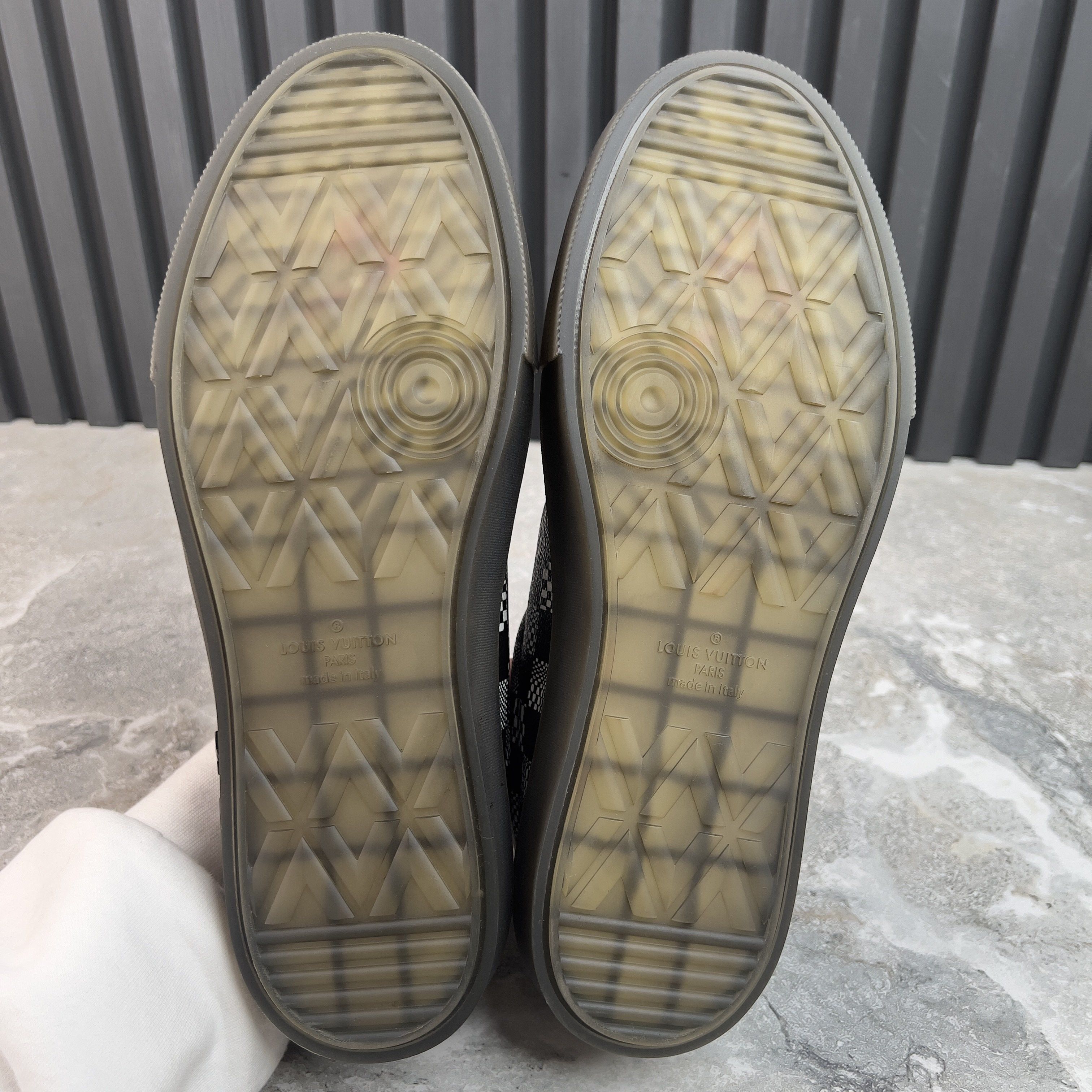 Louis Vuitton Ollie Damier Low Top Sneaker Black Leather Size US 10 / EU 43 - 12 Thumbnail
