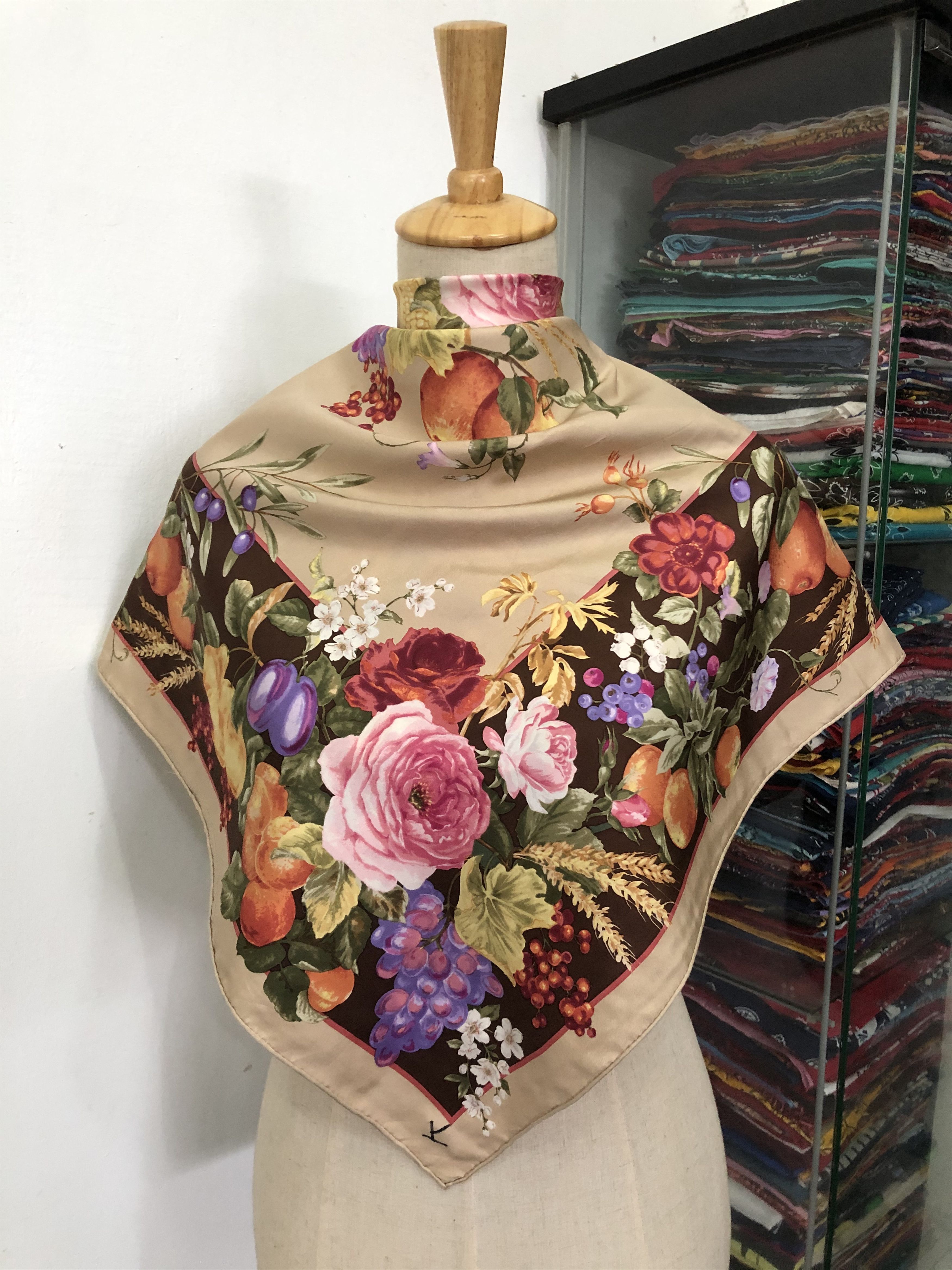 Vintage Vintage Silk Scarf Size ONE SIZE - 1 Thumbnail