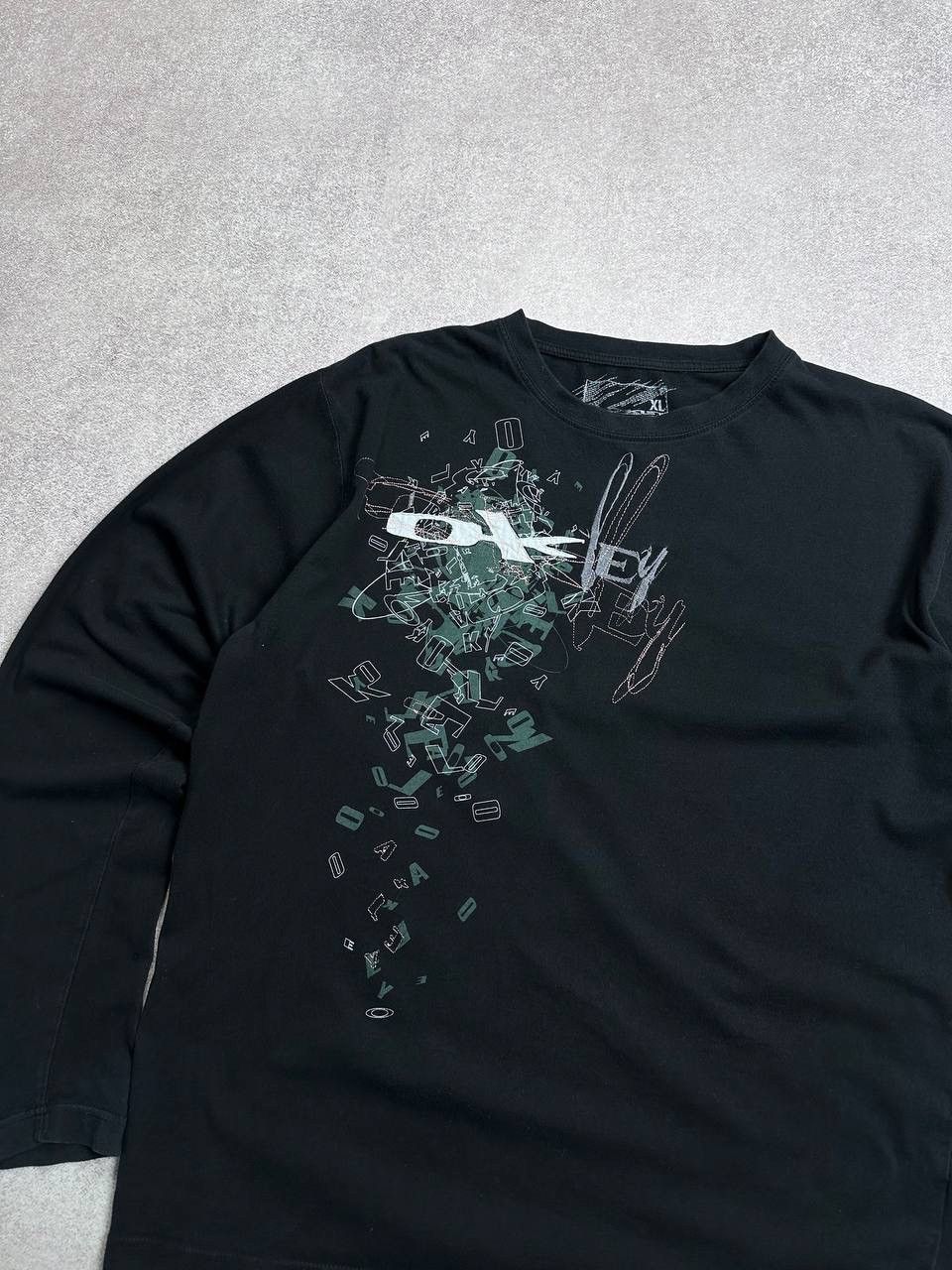 Vintage Vintage Oakley Software Archival Boxy Longsleeve Y2K XL Size US XL / EU 56 / 4 - 2 Thumbnail