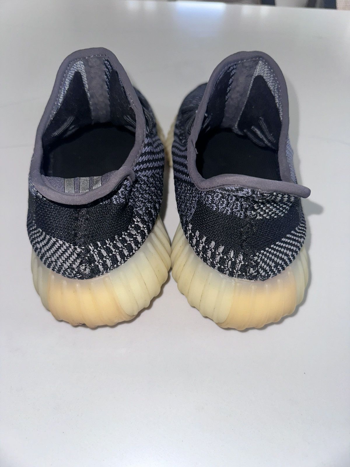 Yeezy ADIDAS YEEZY BOOST 350 V2 CARBON SIZE 7 Size US 7 / EU 40 - 5 Thumbnail