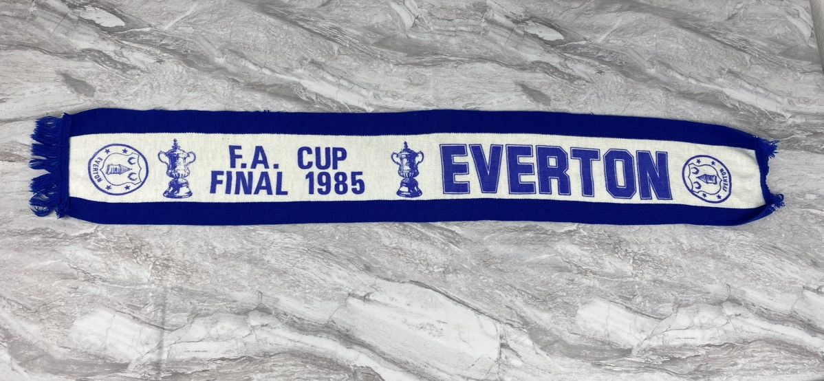 Vintage Vintage Everton Football Club Final Cup 1985 Soccer Scarf Size ONE SIZE - 10 Thumbnail
