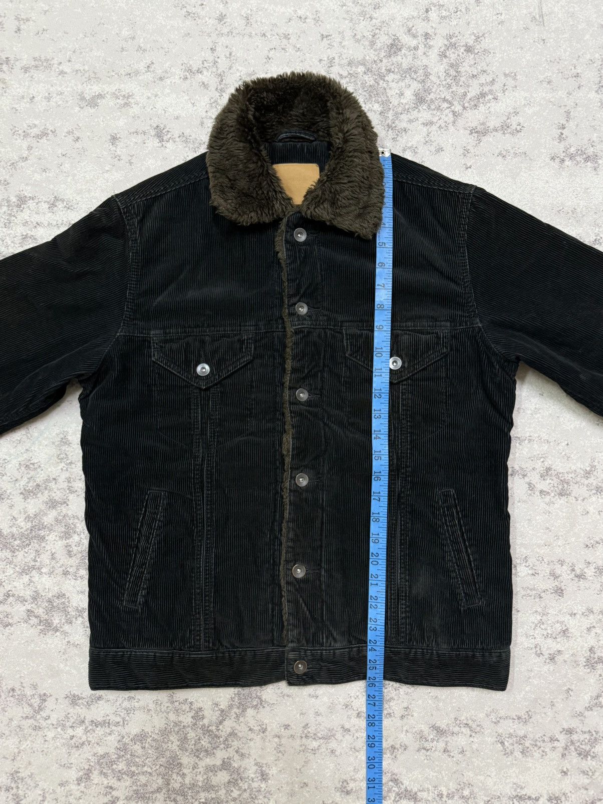 UNIQLO FAUX FUR DONUT BUTTON CUDROY JACKET