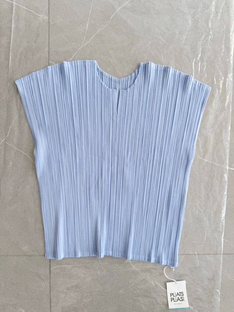Issey Miyake Issey Miyake Blue pleated vest Size L / US 10 / IT 46 - 1 Thumbnail