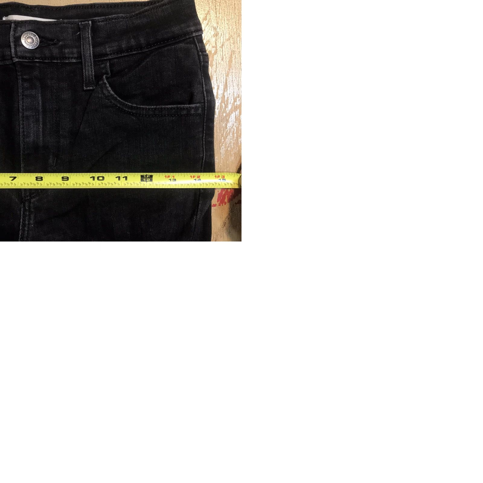 Levi's Levi's 720 Super High Rise Skinny Jeans Womens Black Denim 25x30 Distressed Slim Stretch 5-Pocket Bohemian Festival Long Inseam 30"} Size 42" / US 20 - 10 Thumbnail