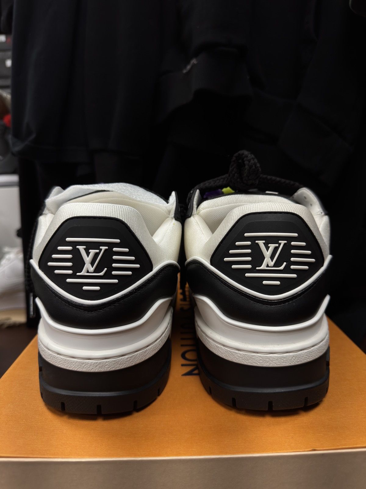 Louis Vuitton Louis Vuitton Maxi Low Top Sneakers Size US 9 / EU 42 - 3 Thumbnail