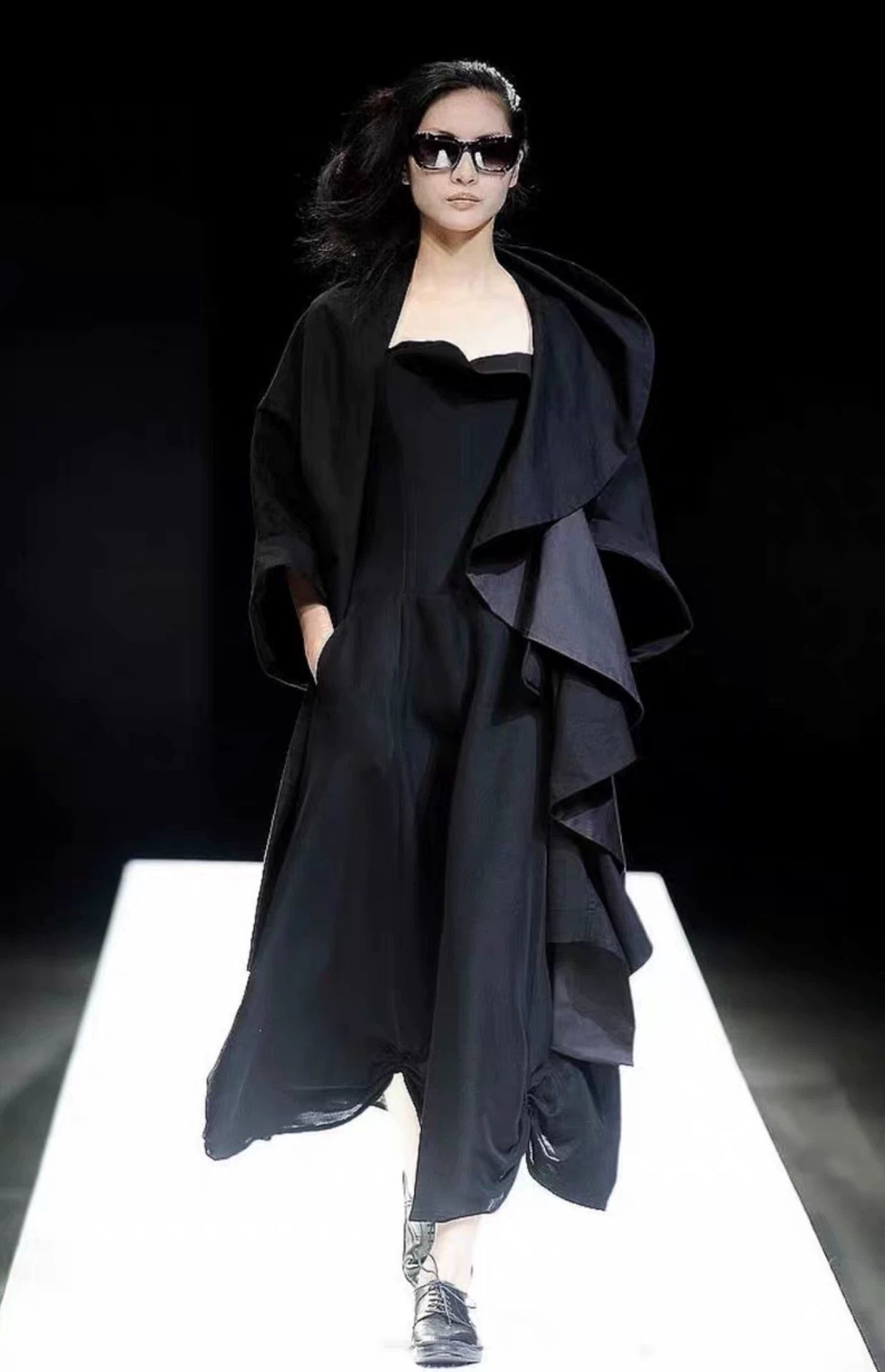 Yohji Yamamoto Yohji Yamamoto Women's 24SS Pleated Kimono Robe Runway Size S / US 4 / IT 40 - 2 Thumbnail