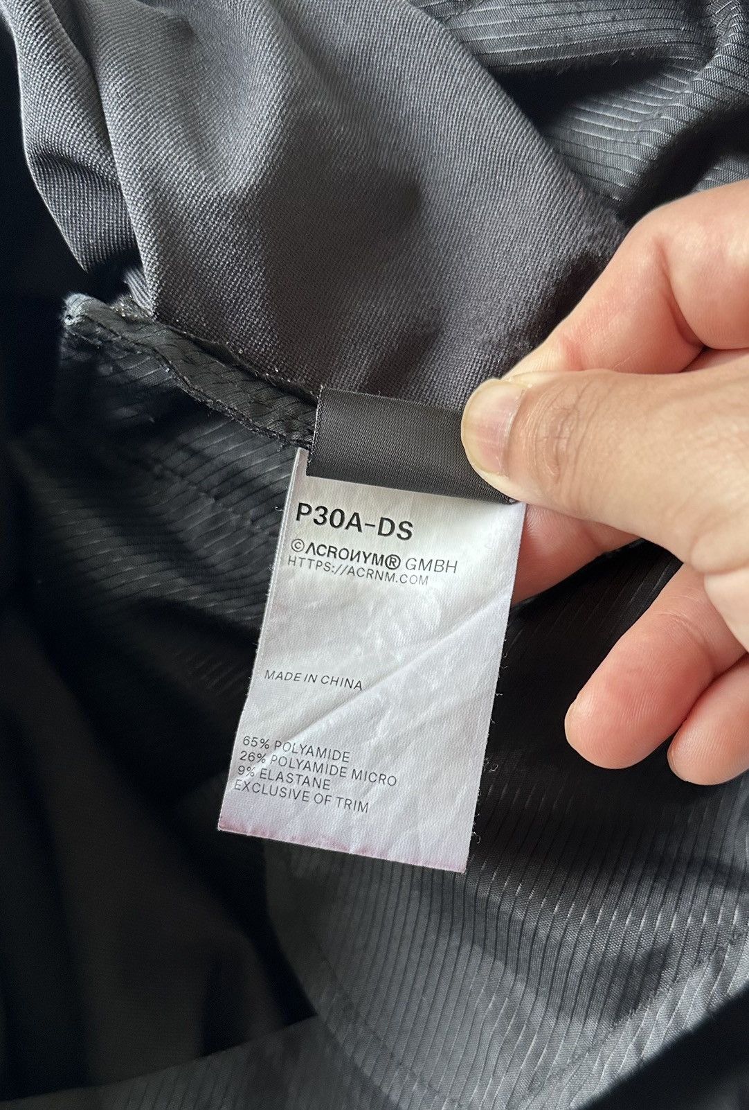 Acronym Acronym P30A-DS v1 Size XS Size US 28 / EU 44 - 7 Thumbnail