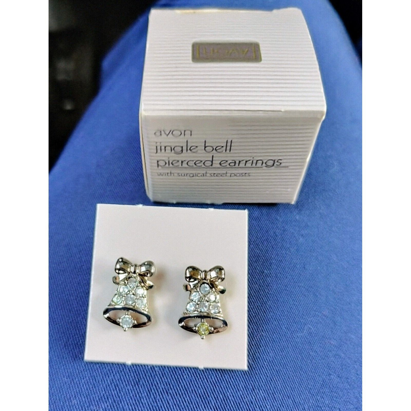 Vintage Vintage Avon 1991 Pierced Earrings Jingle Bells Christmas Si Size ONE SIZE - 4 Thumbnail