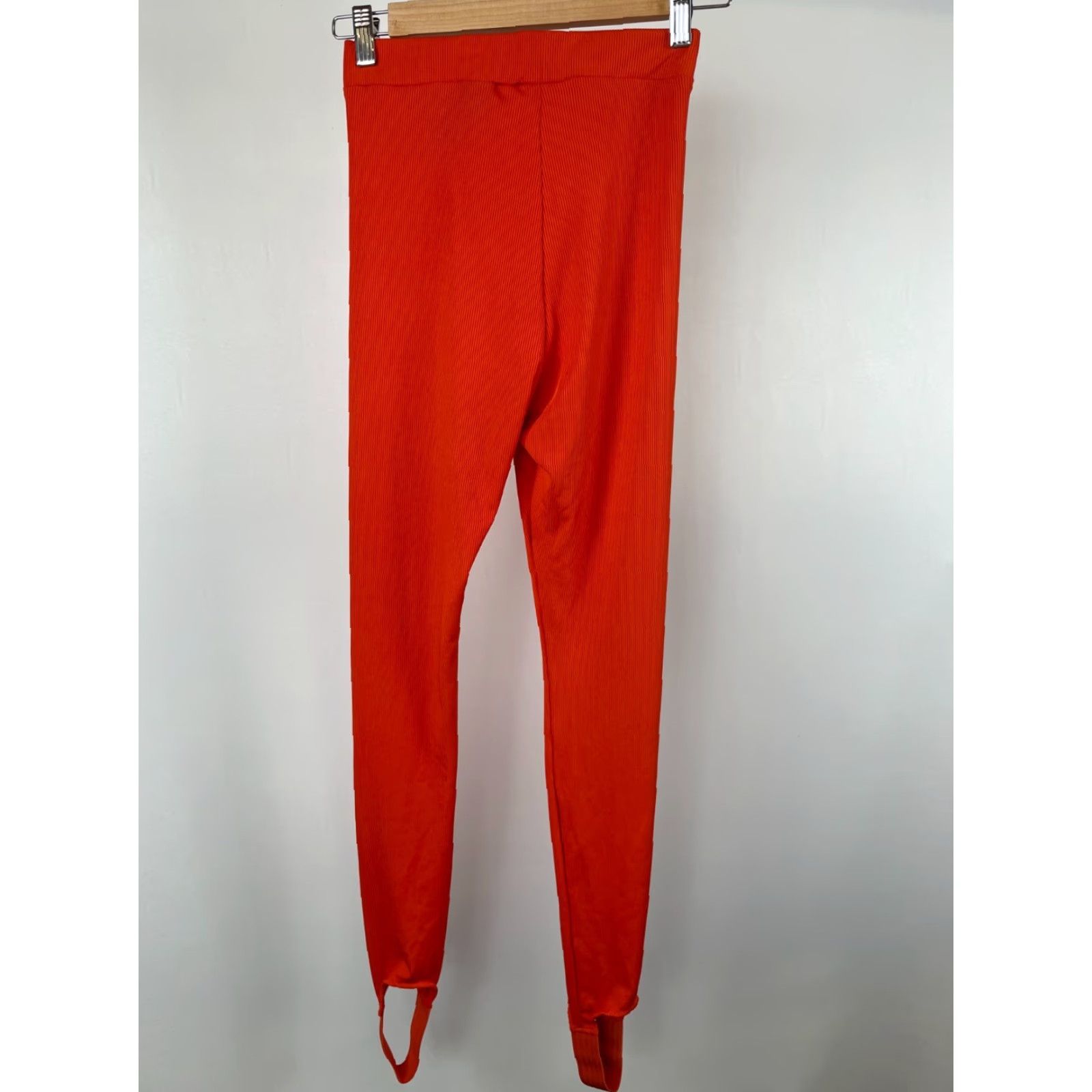 H&M H&M Leggings Womens Size Small Orange Ribbed Stretch Stirrup Slim Fit Shirt Leggings Womens Orange Ribbed Stretch Stirrup Slit? Size 28" / US 6 / IT 42 - 4 Thumbnail