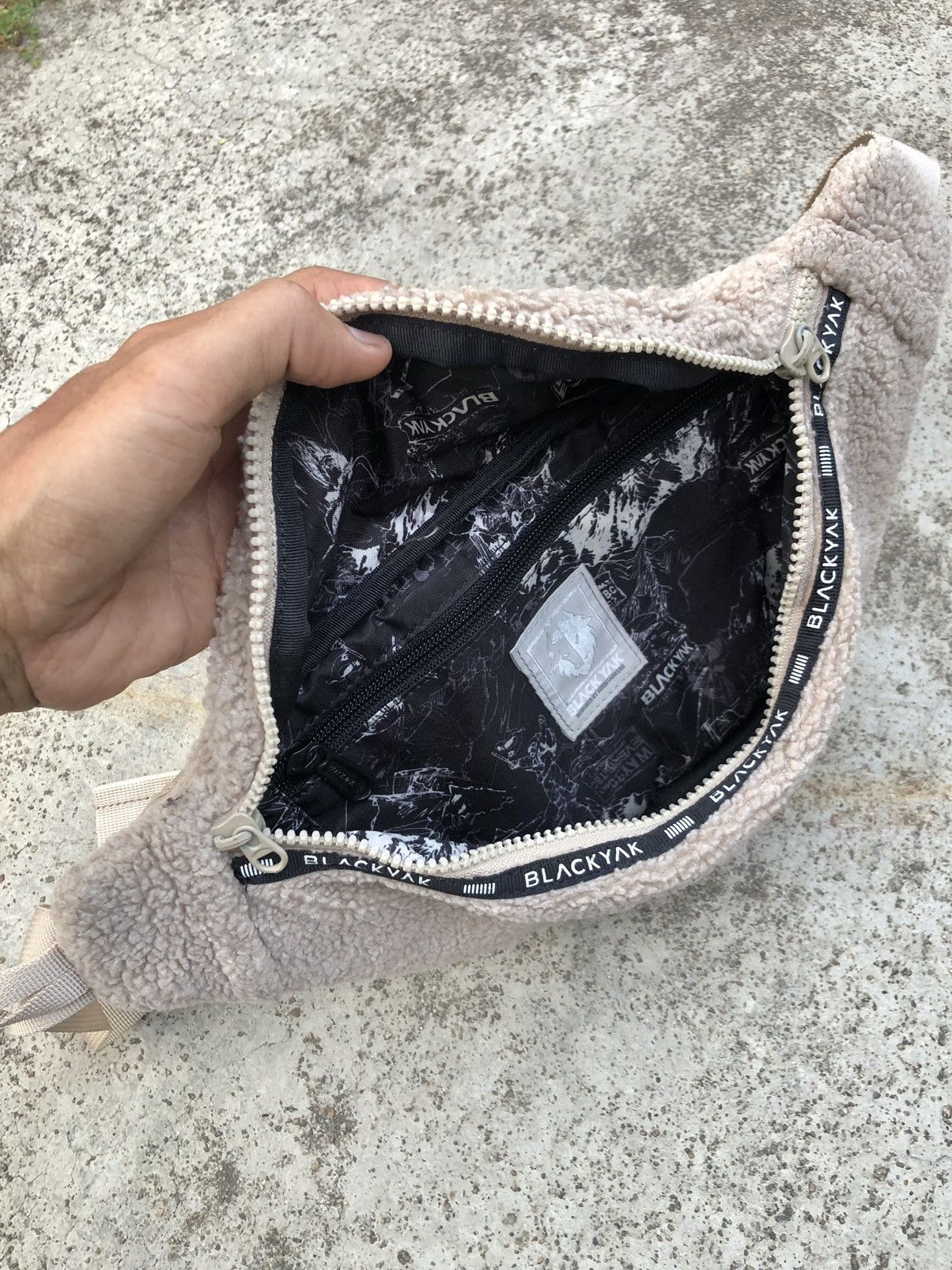 BLACKYAK BLACK YAK FLEECE FANNY PACK Size ONE SIZE - 8 Thumbnail