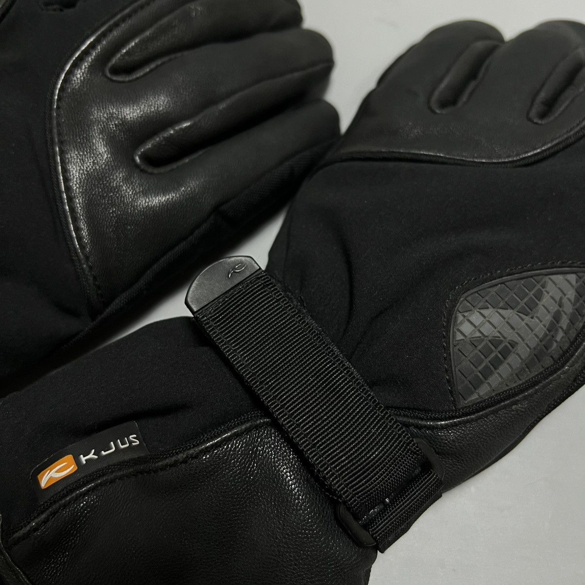 KJUS KJUS Ski Snowboard Gloves PrimaLoft Leather Black Size ONE SIZE - 13 Thumbnail