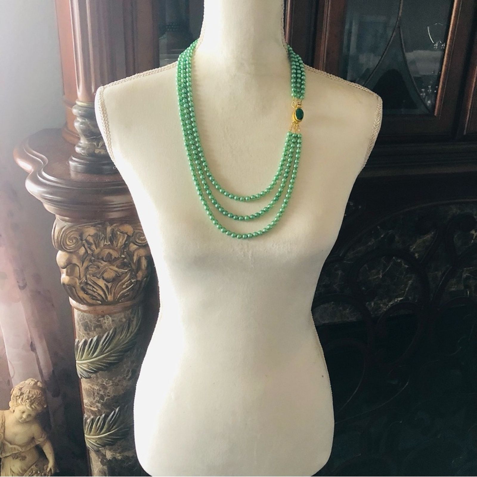 Handmade Handcrafted triple strand glass pearl emerald clasp neckla Size ONE SIZE - 6 Thumbnail
