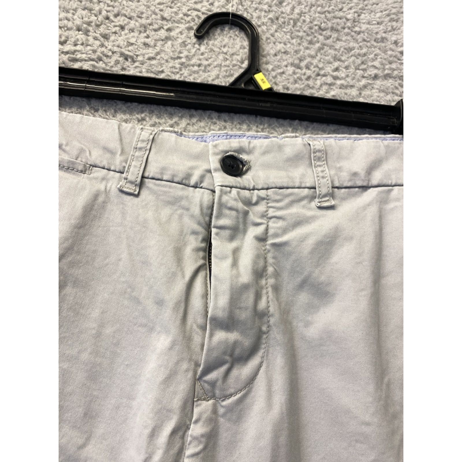 Tommy Hilfiger Tommy Hilfiger Shorts Mens 32 Bermuda Gray Flat Front Golf Rugby /96-51 Regular Size 32 Bermuda Gray Front Flat Knit? Size US 32 / EU 48 - 2 Thumbnail