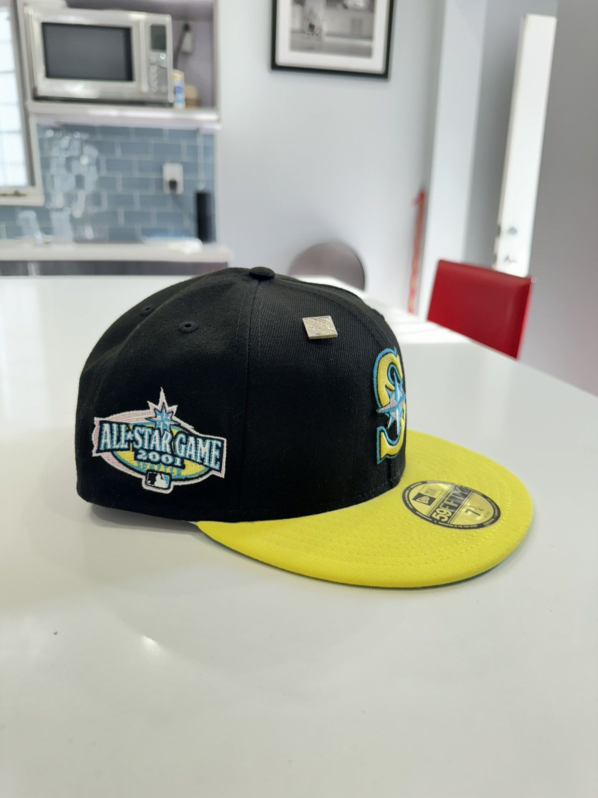 New Era Seattle Mariners fitted size 7 3/4 Size ONE SIZE - 2 Thumbnail