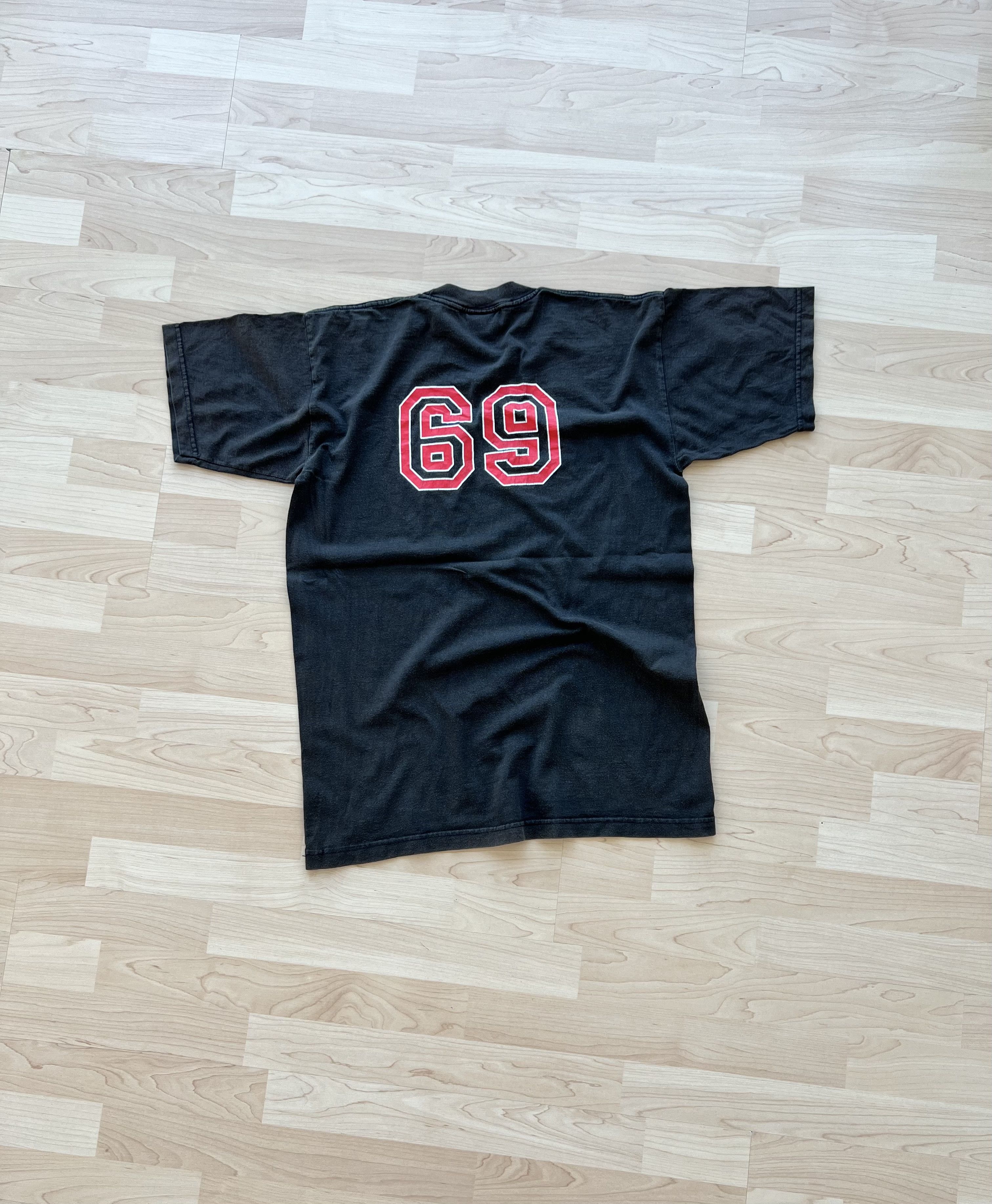 Vintage Vintage Pornstar 69 Navy Y2K T-Shirt Size US L / EU 52-54 / 3 - 7 Thumbnail
