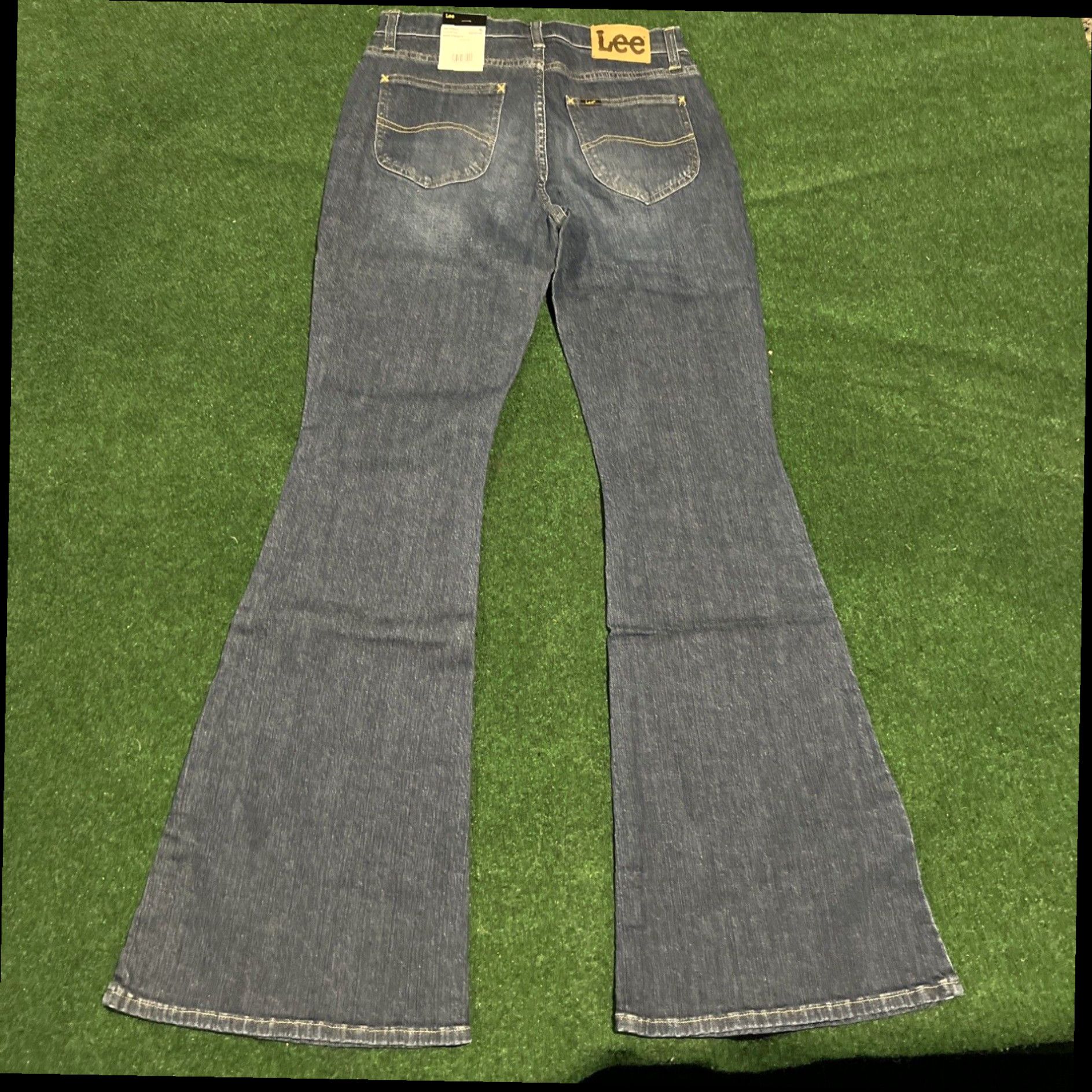 Lee New LEE Womens Flare Jeans Size 6 Medium Wash Cotton Spandex Blend Blue. 28x33 Size 28" / US 6 / IT 42 - 1 Thumbnail