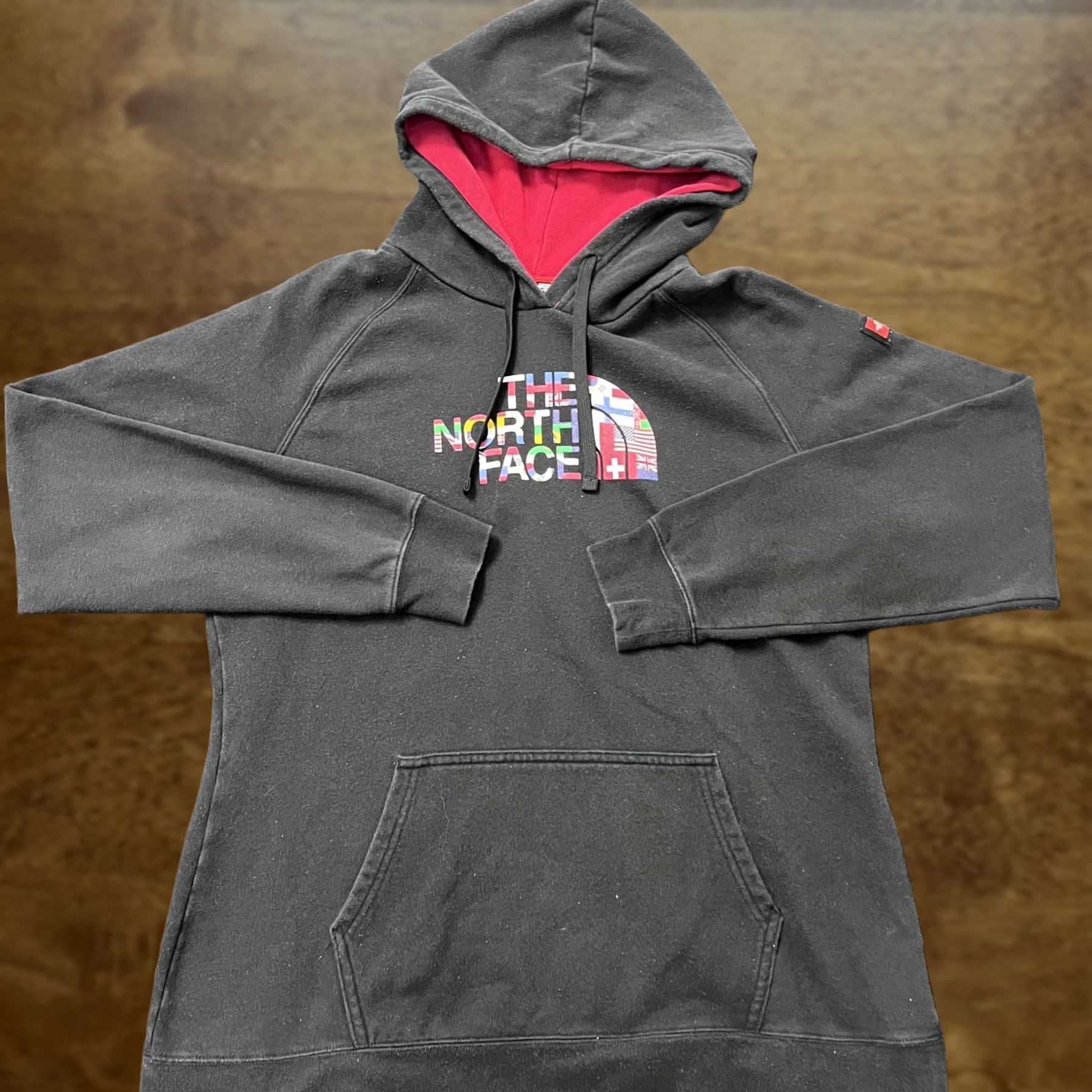 The North Face VINTAGE The North Face Hoodie Womens XL Black Nations Flag Design Pullover Graphic Logo Size XL / US 12-14 / IT 48-50 - 1 Thumbnail