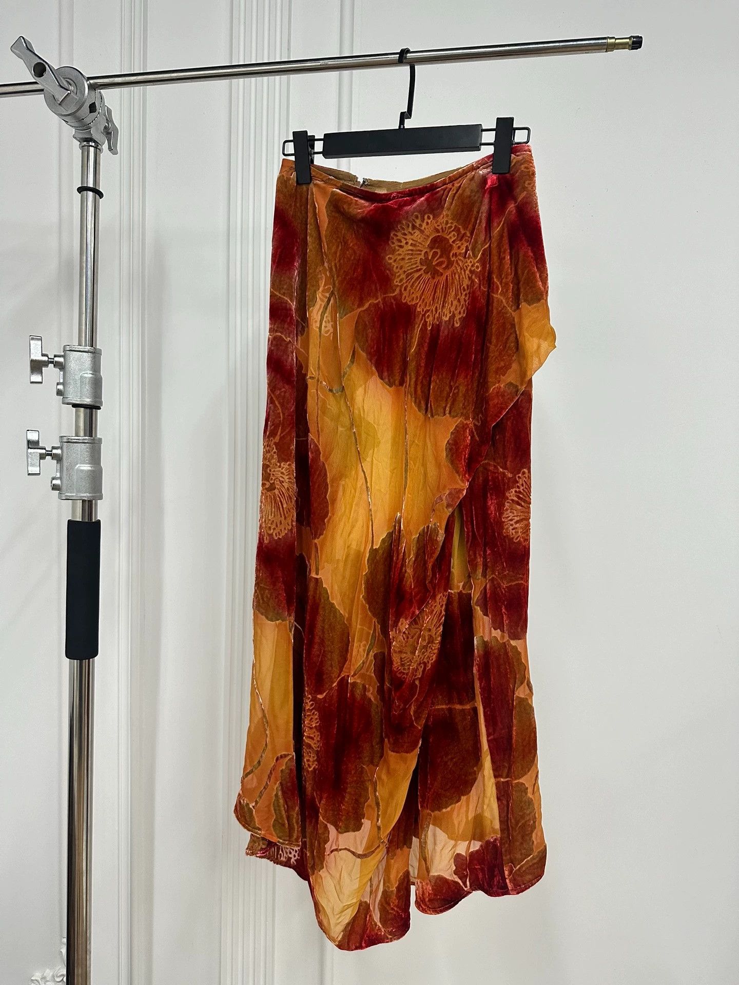 Yohji Yamamoto Yohji Yamamoto Noir Silk&Velvet Floral Skirt Yellow/Red Size 26" / US 2 / IT 38 - 5 Thumbnail