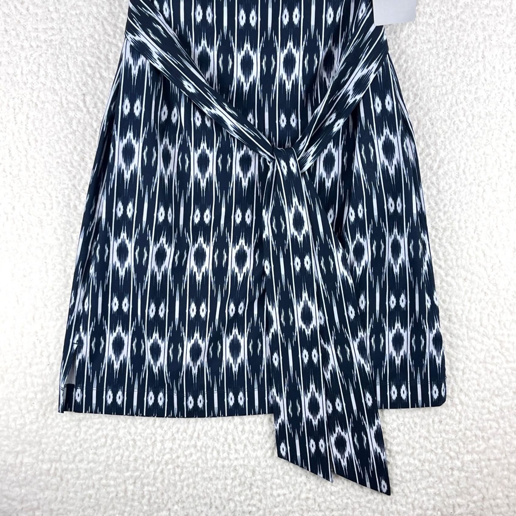 Athleta Athleta Blue Ikat Strapless Anywhere Dress Womens Size 6 Pullover Stretch Short Sundress Belted Machine Washable Size M / US 6-8 / IT 42-44 - 3 Thumbnail