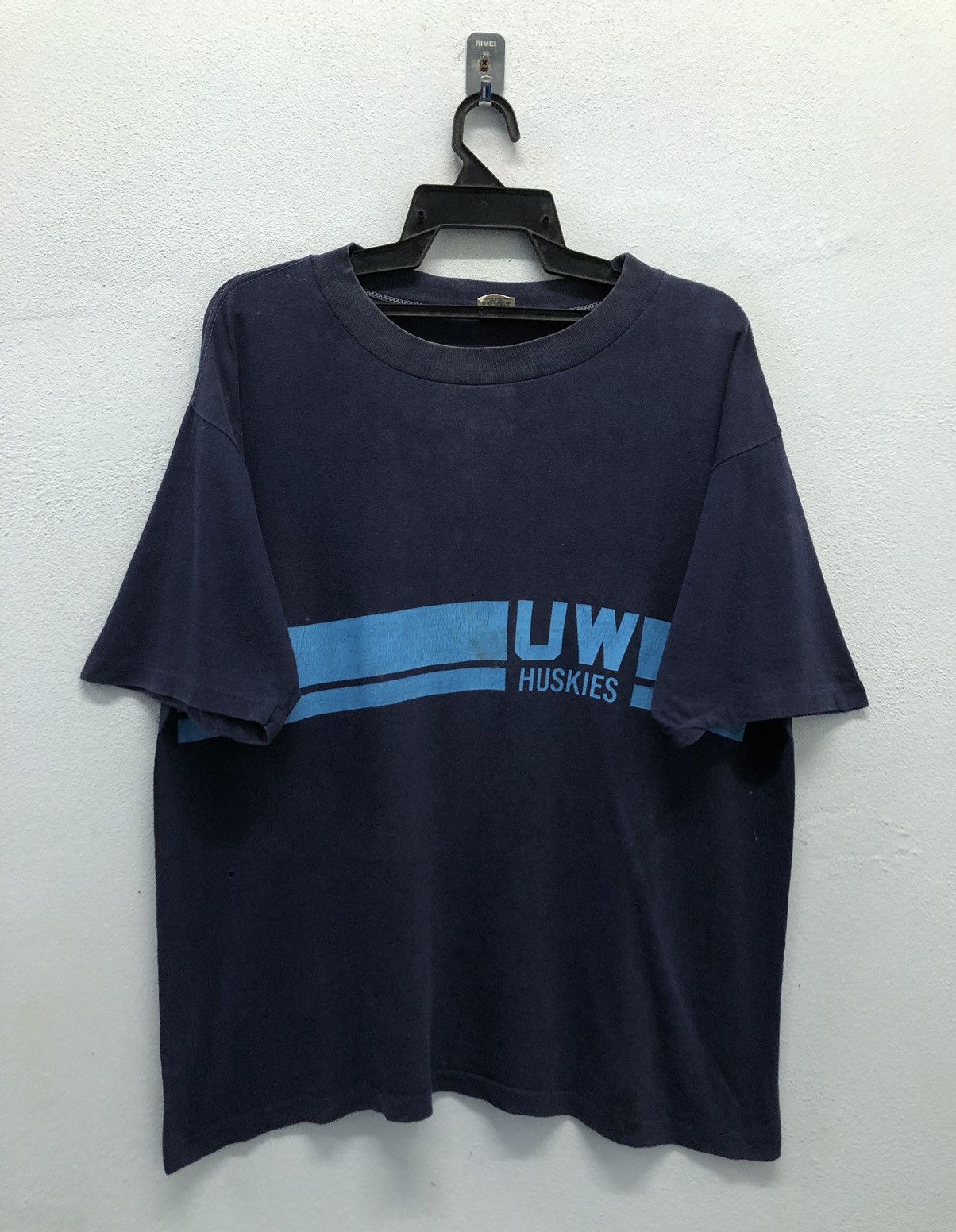 Vintage Vintage Shoreline Sportswear UW Huskies T-Shirt Size US XL / EU 56 / 4 - 1 Thumbnail