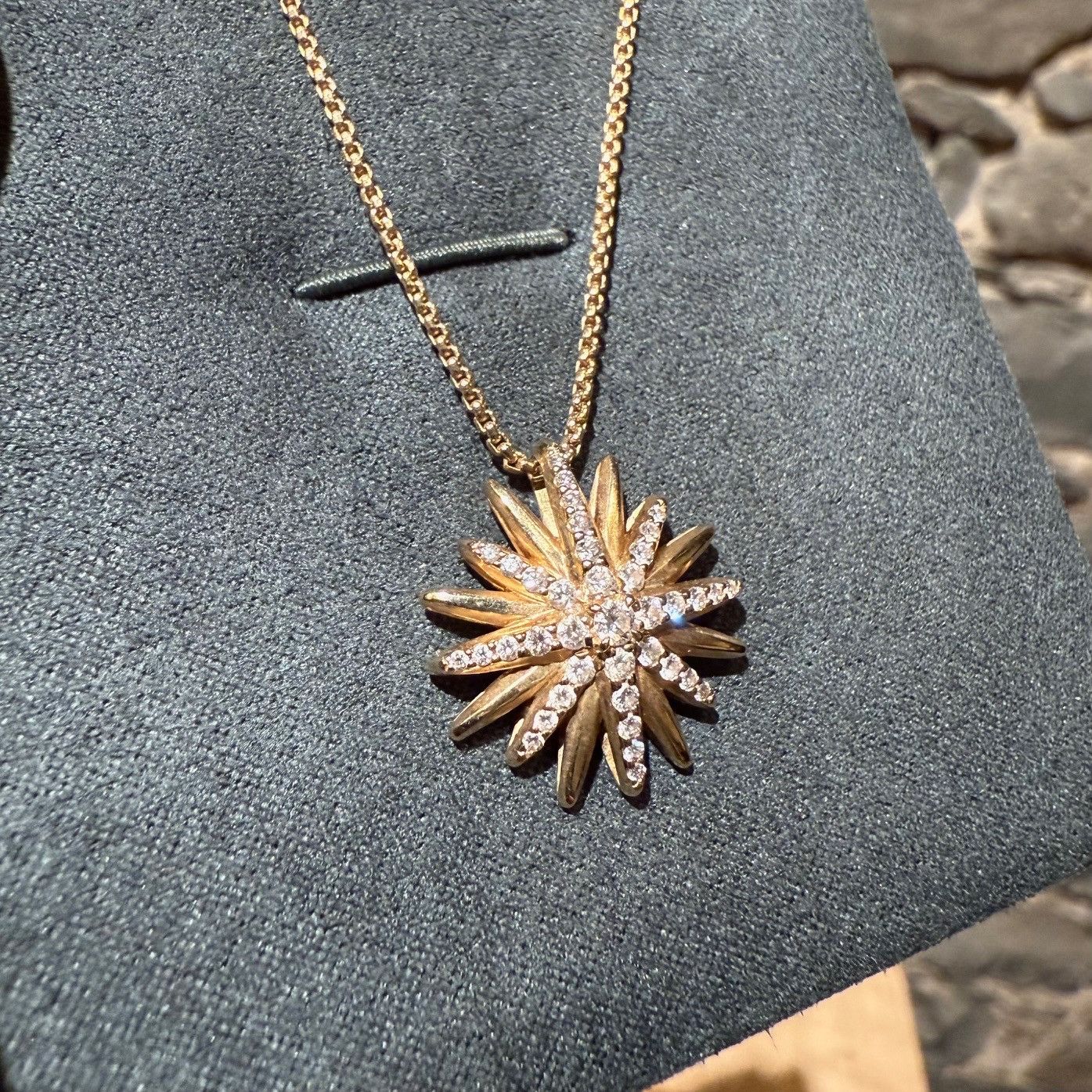 David Yurman David Yurman 18k Yellow Gold Diamond Starbust Necklace Size ONE SIZE - 2 Thumbnail