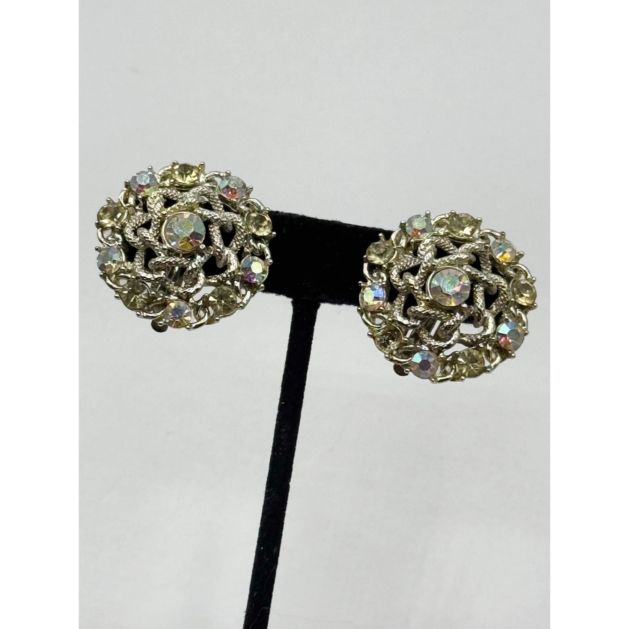 Vintage Vintage gold tone ab rhinestone clip on earrings Size ONE SIZE - 3 Thumbnail