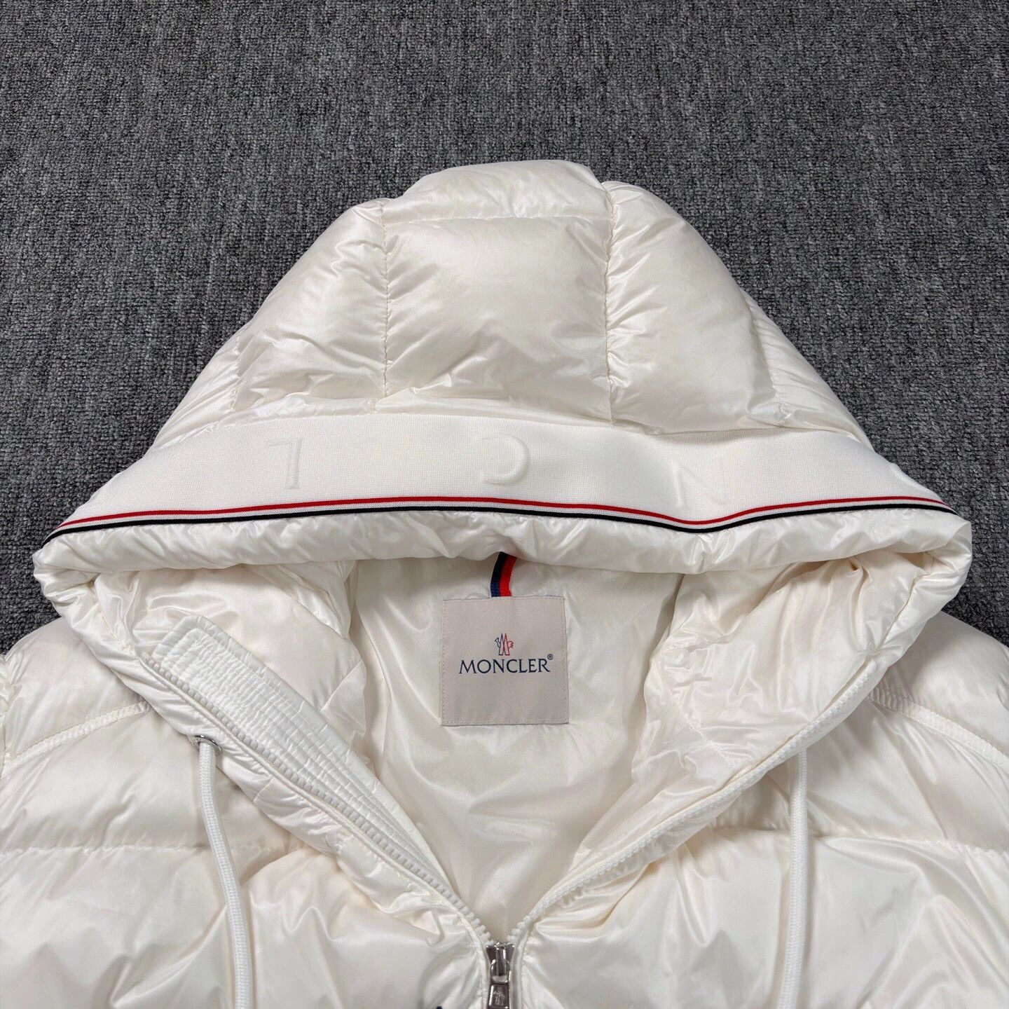 Moncler Moncler Pavin White Men’s Hooded Puffer Size 7 Near New Size US M / EU 48-50 / 2 - 3 Thumbnail