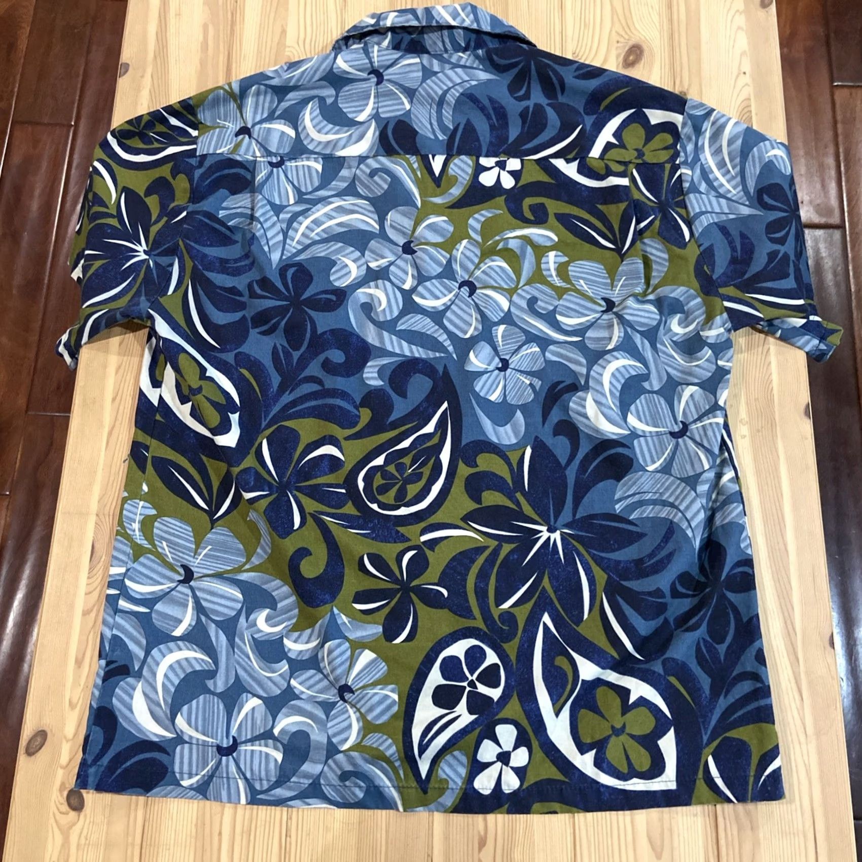 Hilo Hattie VINTAGE Hilo Hattie x Trader Joes Collab Hawaiian Camp Shirt M Floral 70s Pattern Men Short Sleeve Blue Floral Shirt M Mens Size US M / EU 48-50 / 2 - 5 Thumbnail