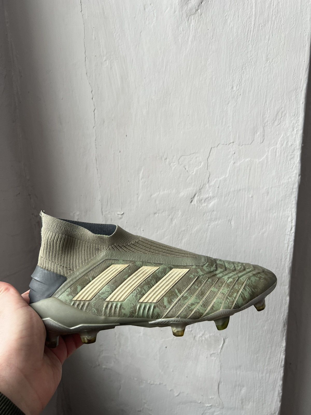 Adidas ADIDAS PREDATOR 19.1 FG LEGION GREEN SOCCER BOOTS US 6 Size US 8 / EU 41 - 17 Thumbnail