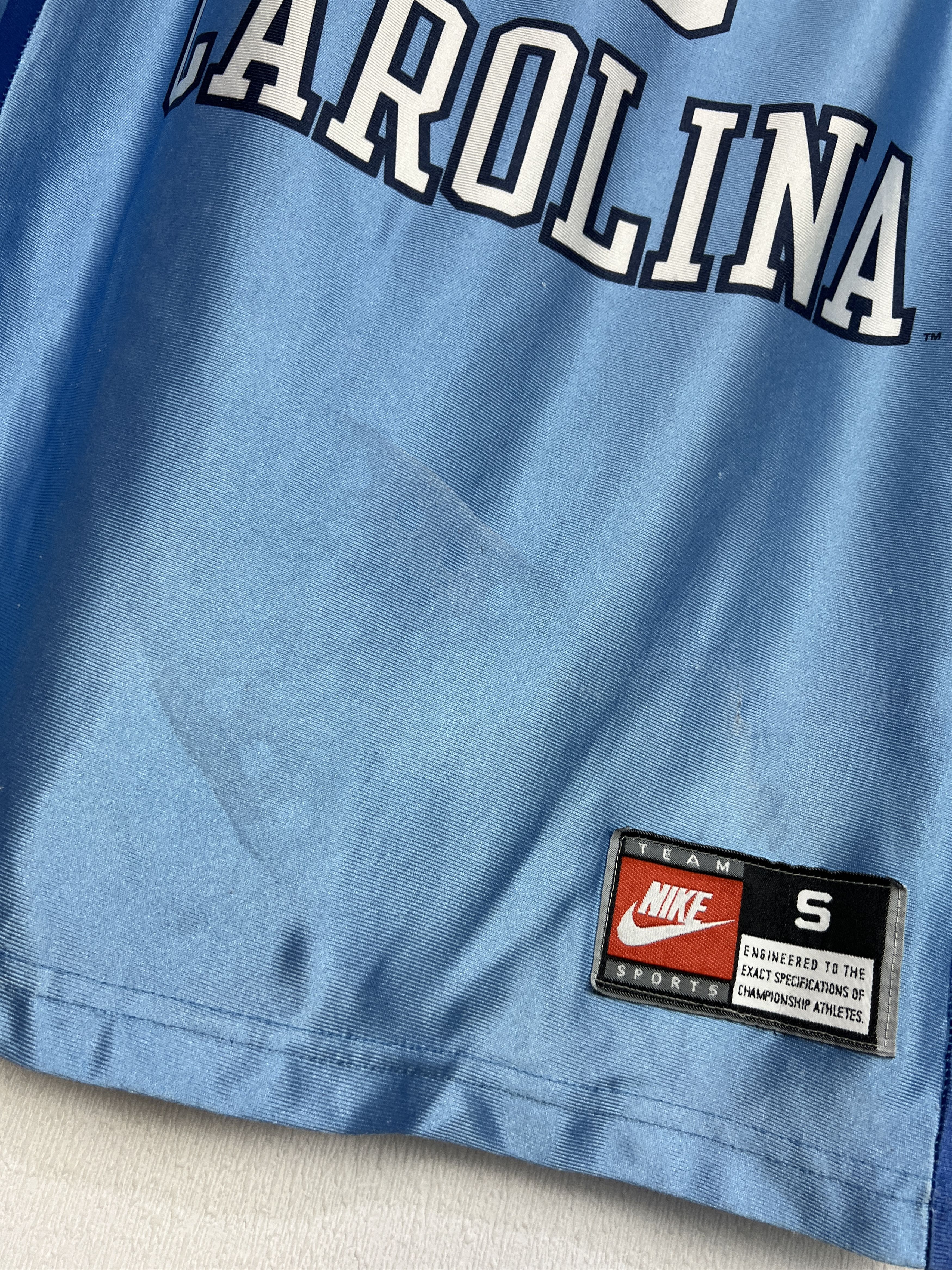 Nike Vintage UNC North Carolina Tar Heels Vince Carter #15 Jersey Size US S / EU 44-46 / 1 - 6 Thumbnail